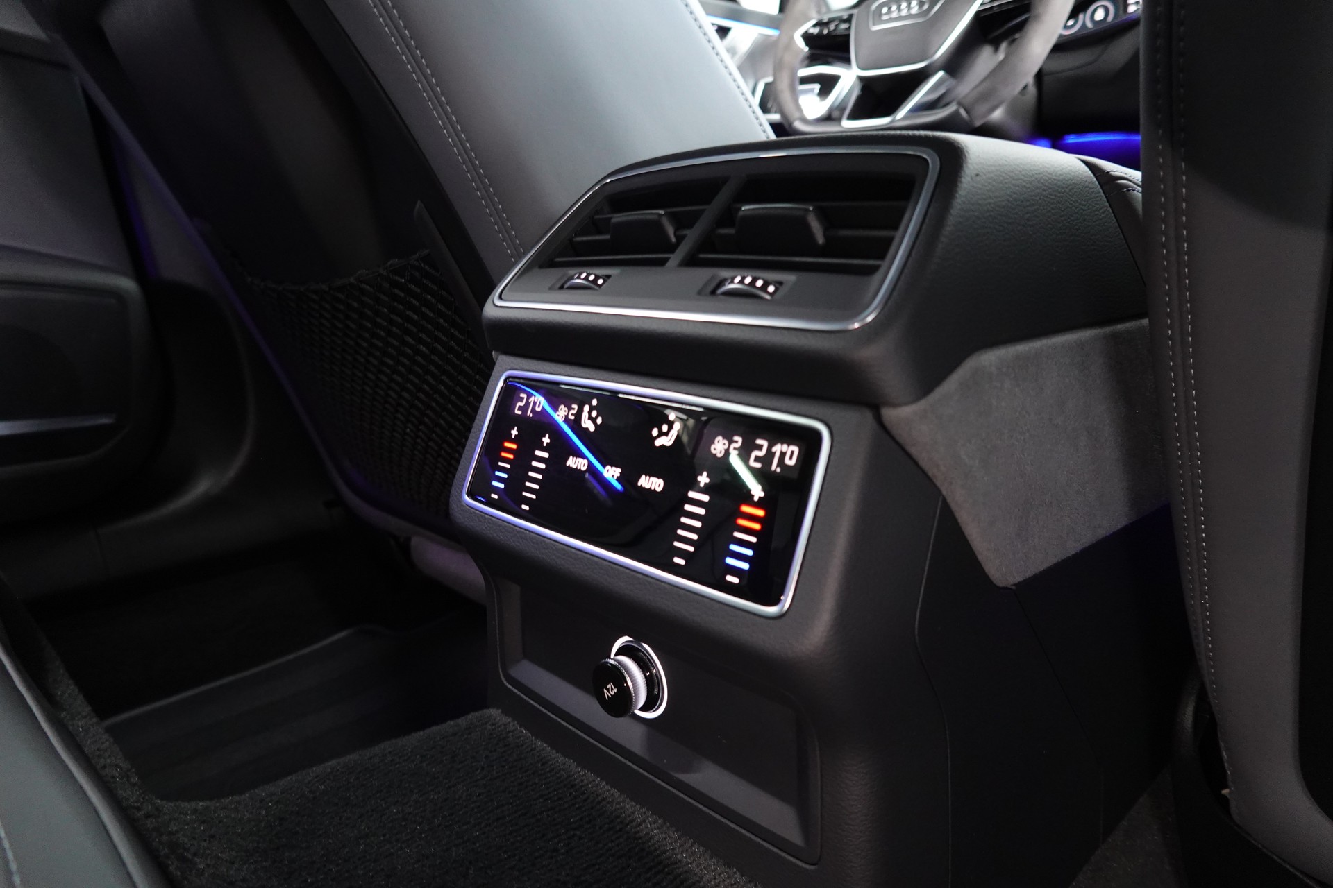 AUDI RS7 SPORTBACK MHEV CH-FZ EXCLUSIVE MATT. AB WERK-image-51