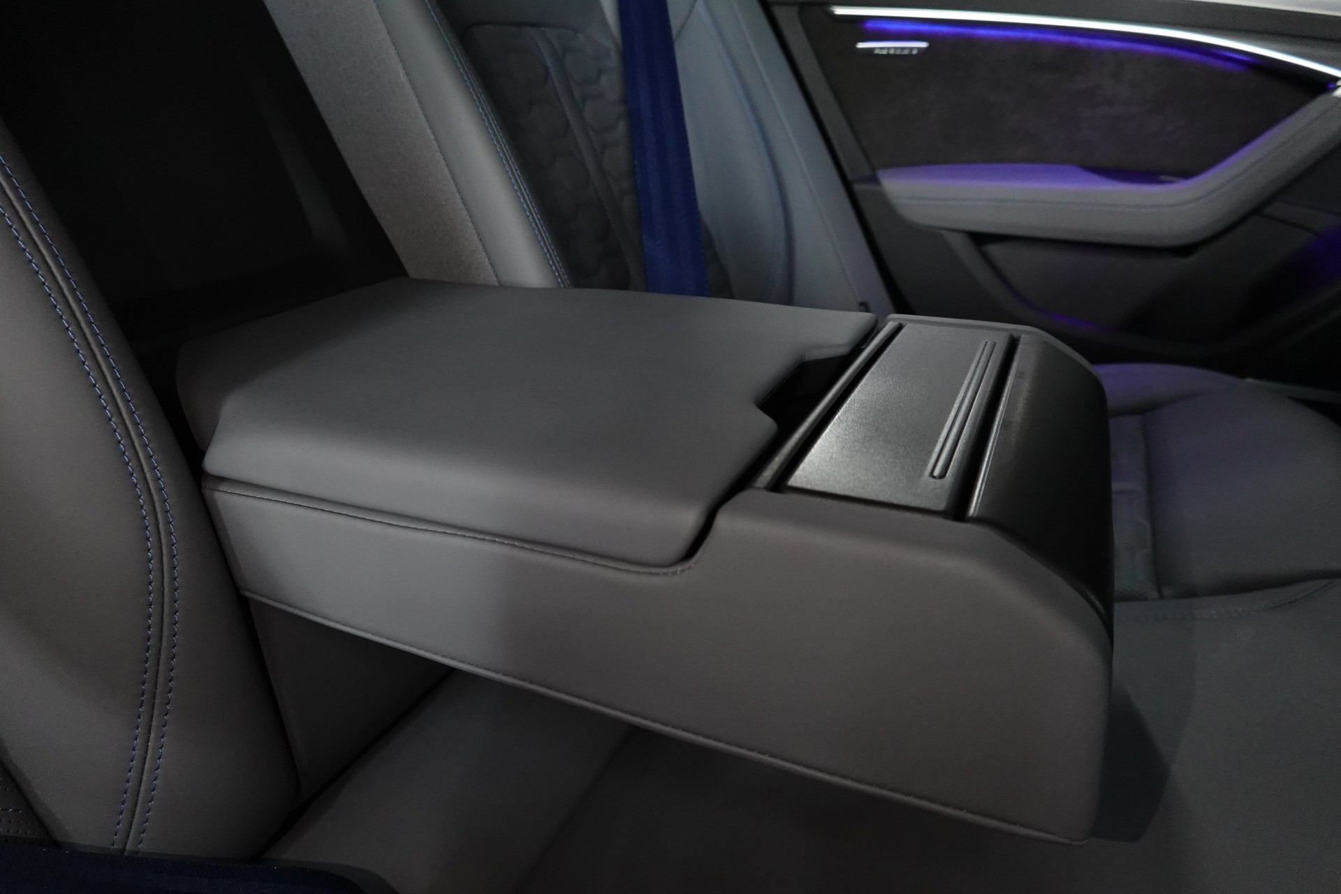 AUDI RS7 SPORTBACK MHEV CH-FZ EXCLUSIVE MATT. AB WERK-image-52
