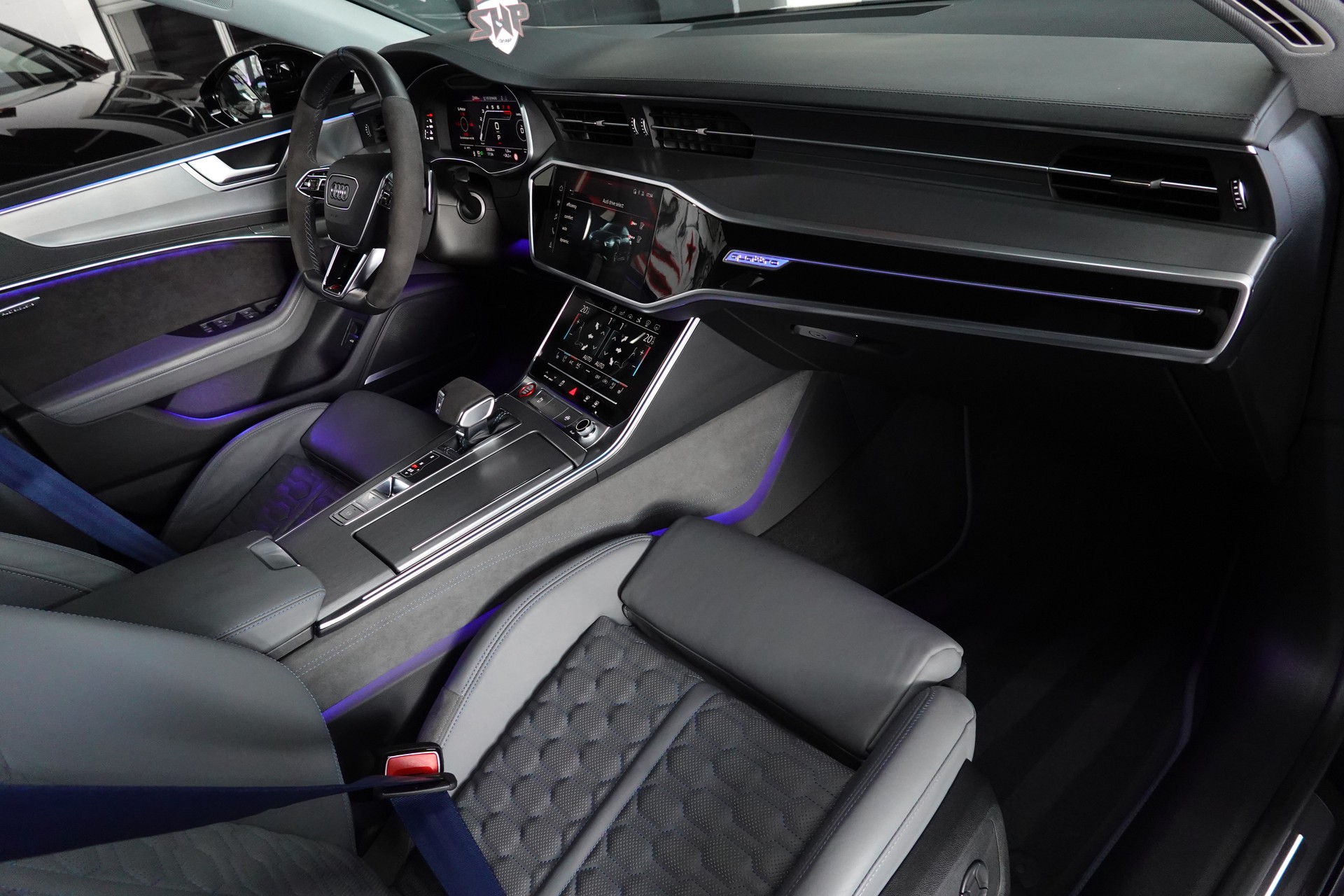 AUDI RS7 SPORTBACK MHEV CH-FZ EXCLUSIVE MATT. AB WERK-image-55