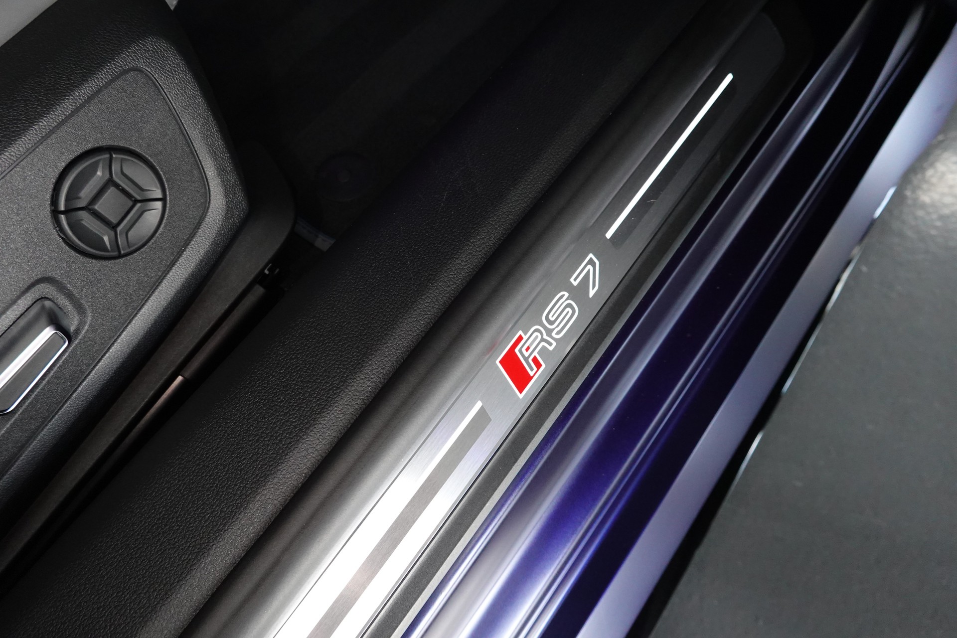 AUDI RS7 SPORTBACK MHEV CH-FZ EXCLUSIVE MATT. AB WERK-image-56