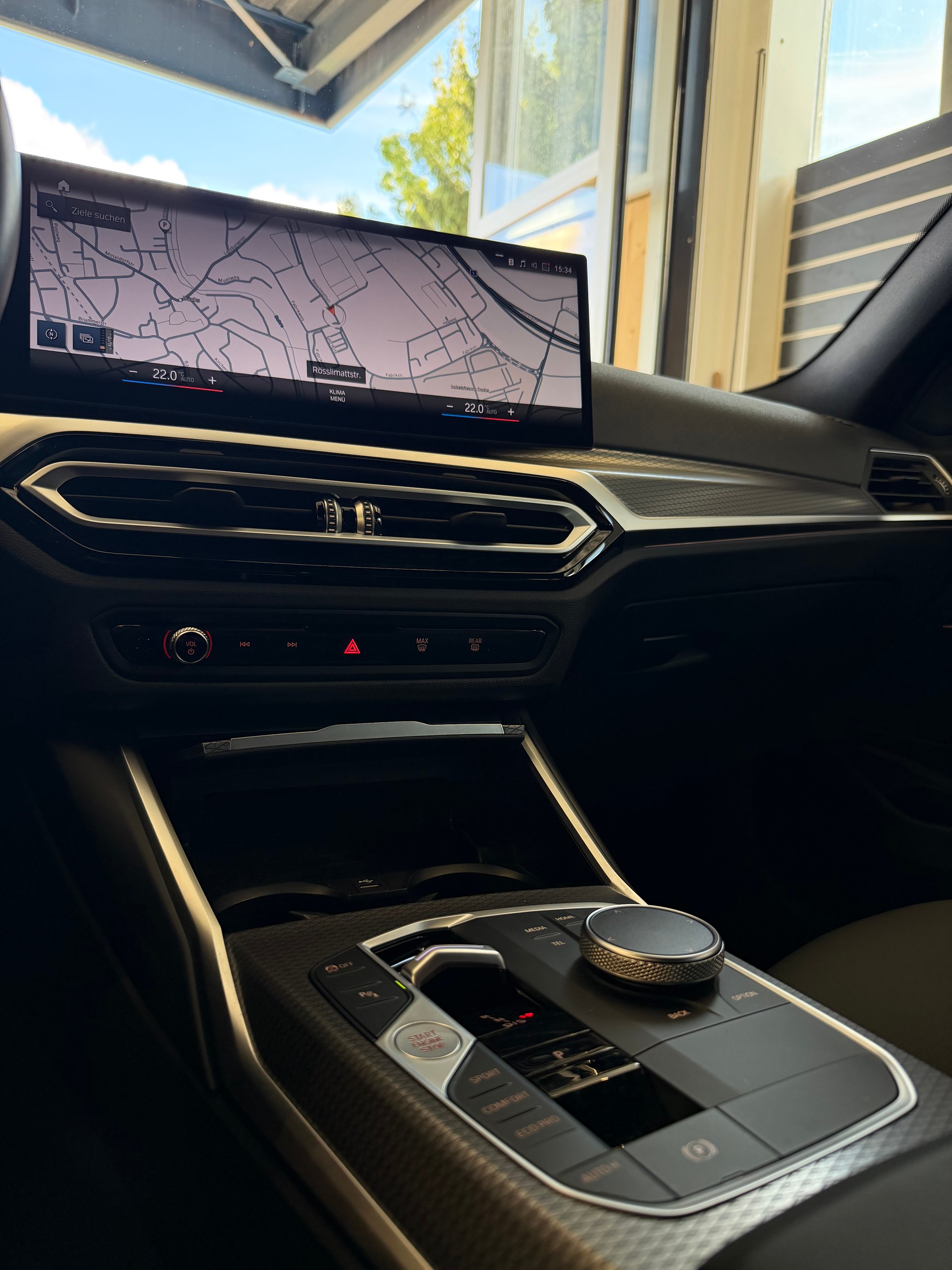 BMW 320d xDrive SAG Touring-image-14