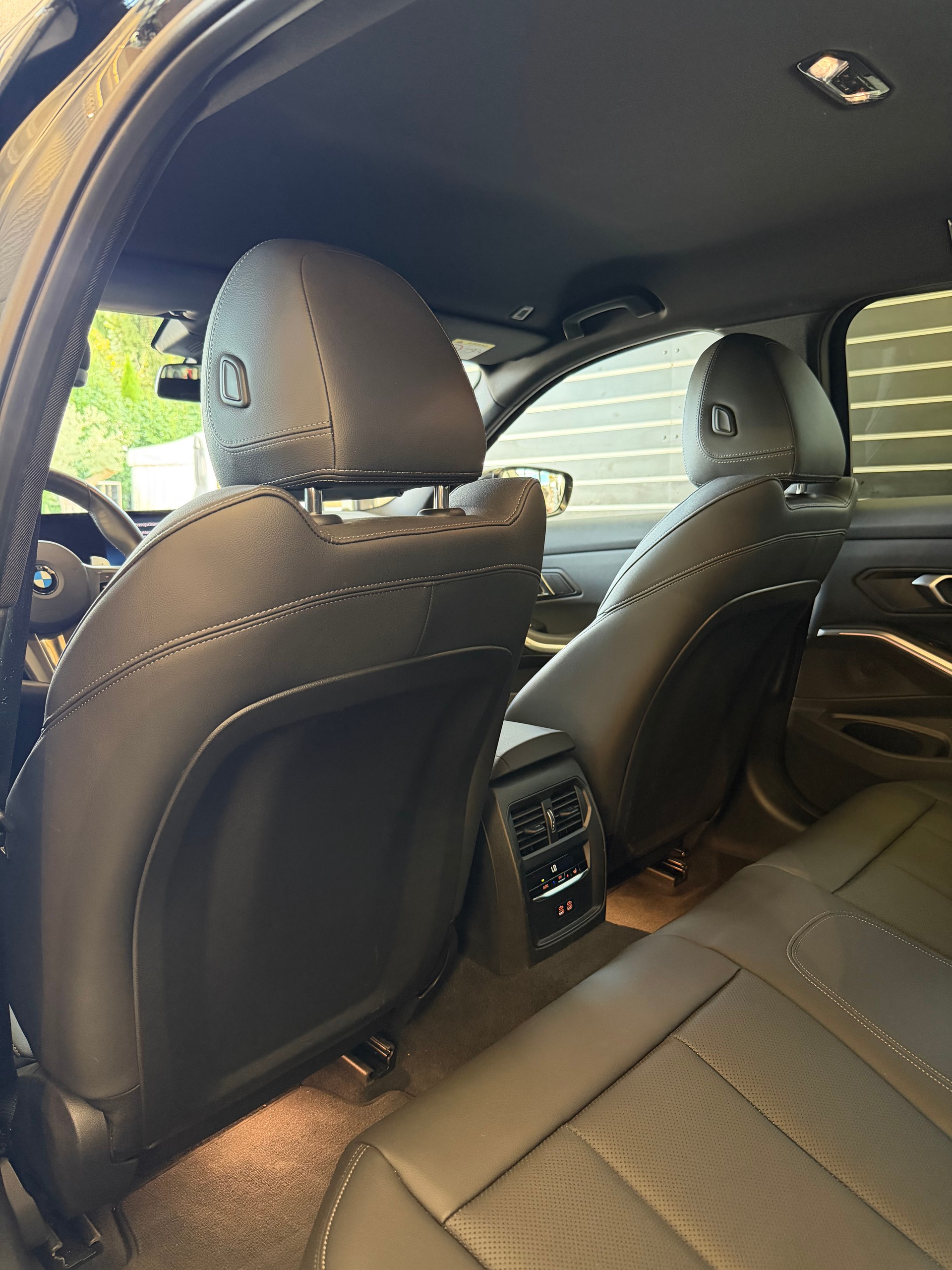 BMW 320d xDrive SAG Touring-image-7