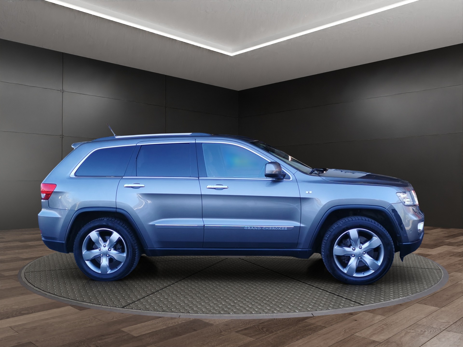 JEEP Grand Cherokee 3.0 CRD Overland Automatic-image-4