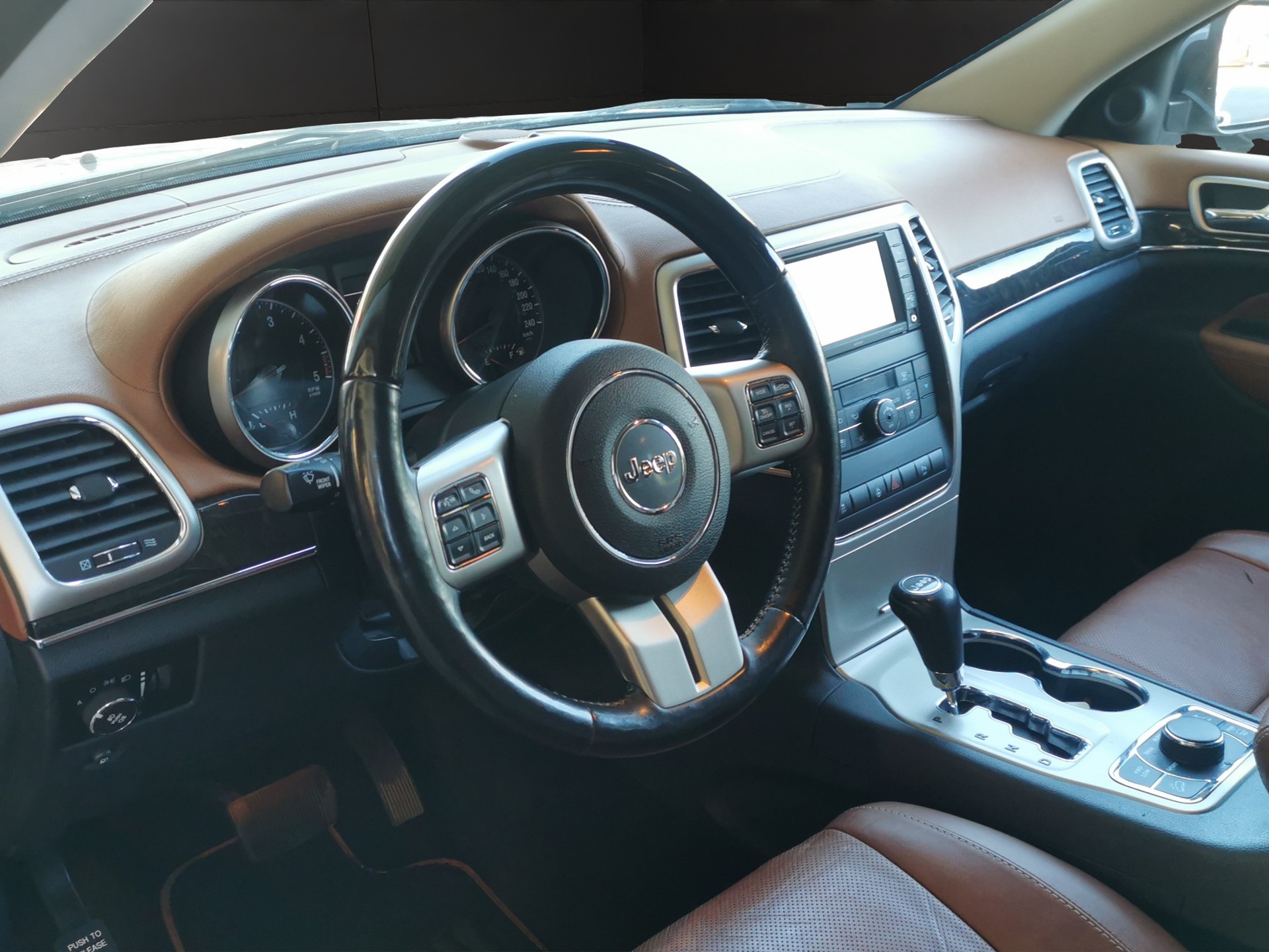 JEEP Grand Cherokee 3.0 CRD Overland Automatic-image-10