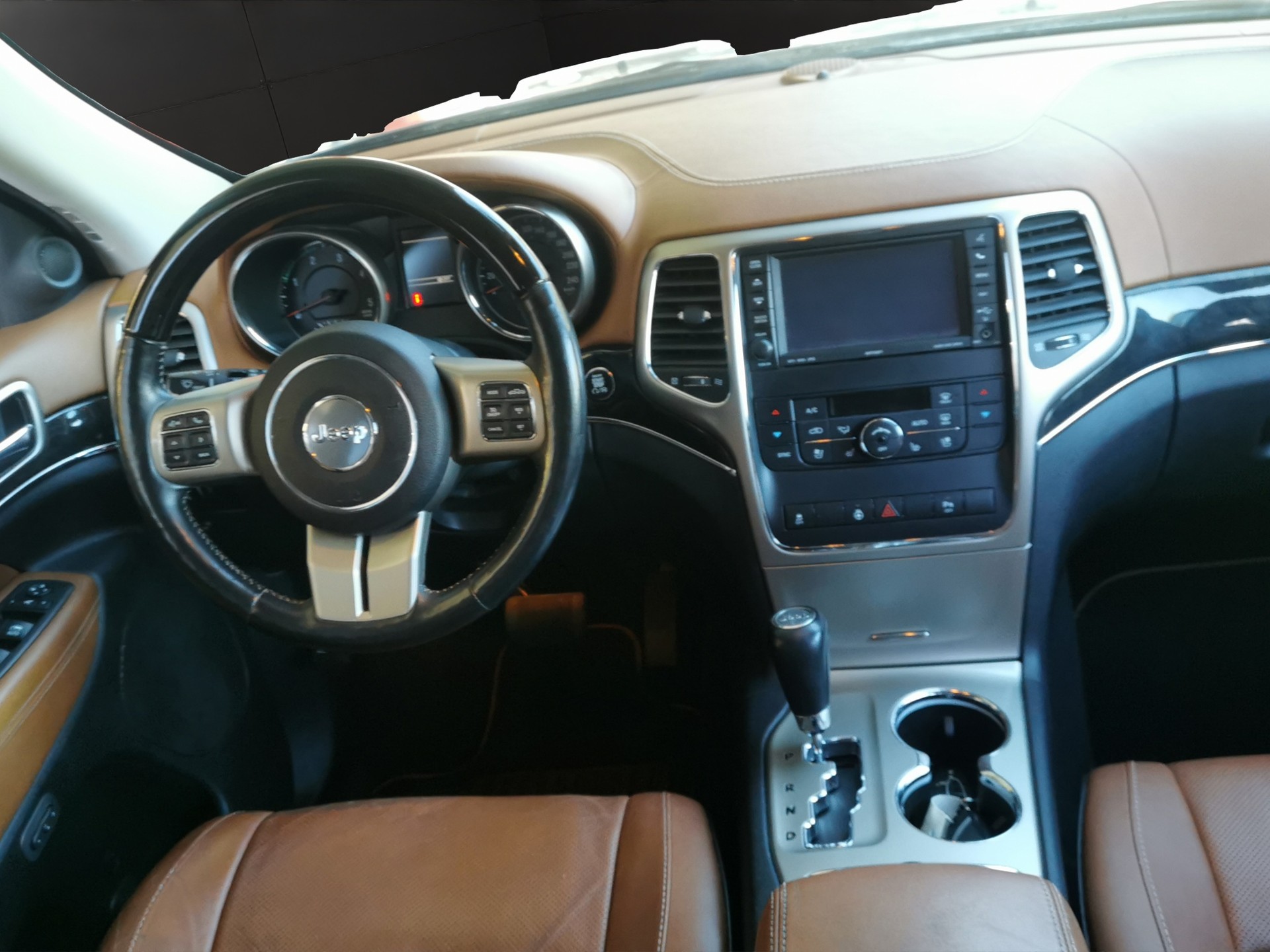 JEEP Grand Cherokee 3.0 CRD Overland Automatic-image-14