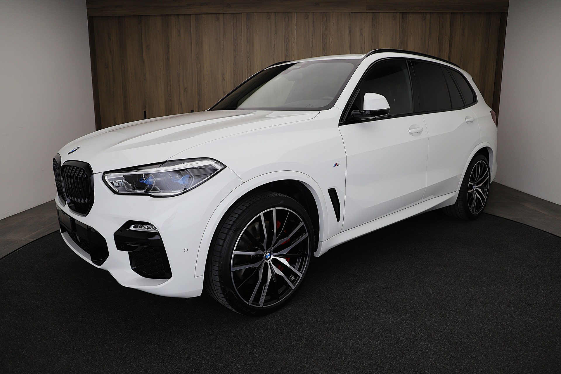 BMW X5 xDrive 48V 40d M Sport Steptronic und 7-Sitzer