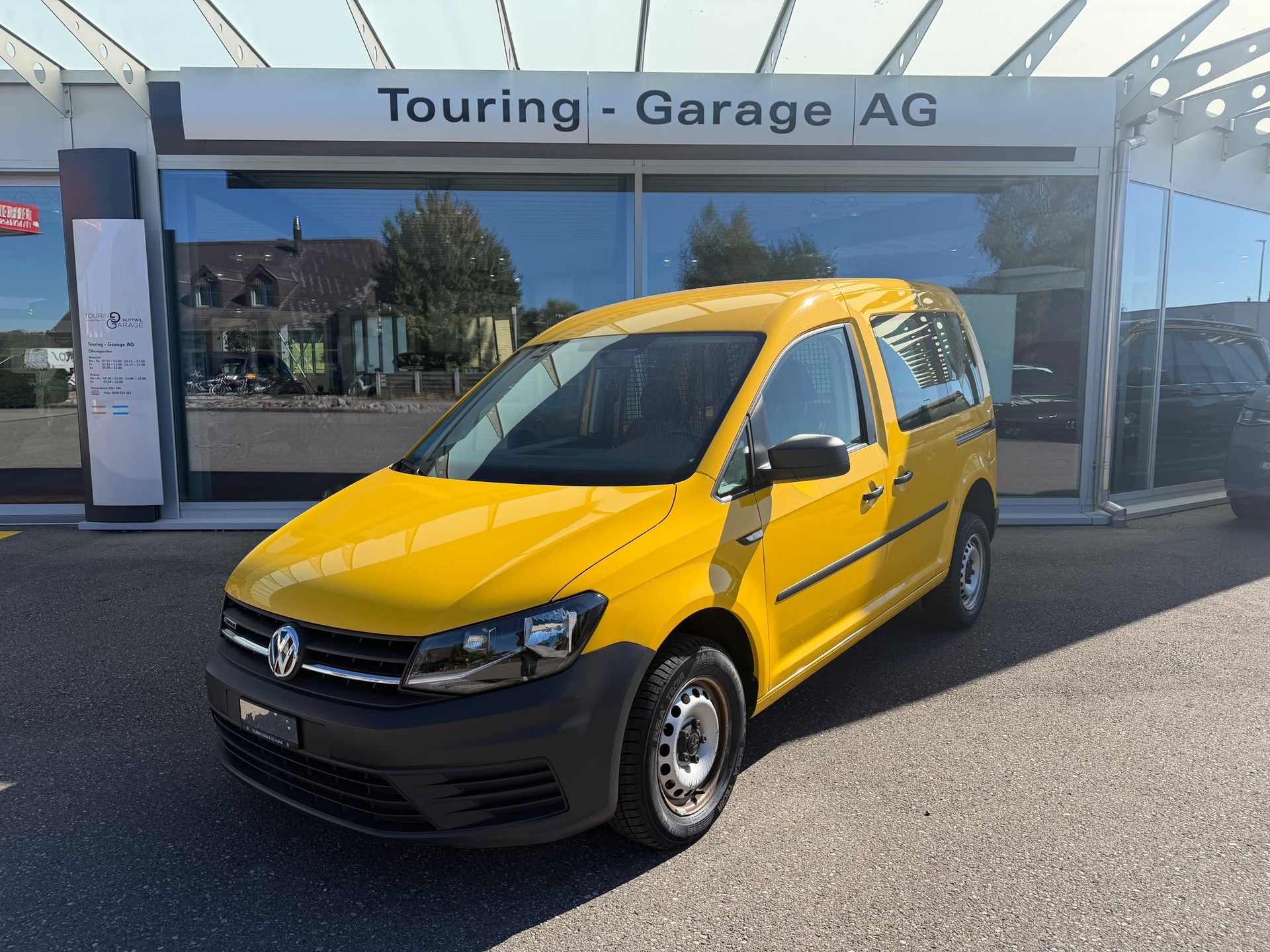 VW Caddy 2.0TDI 4Motion BlueMotion Technology 4x4 Handschaltung-image-0