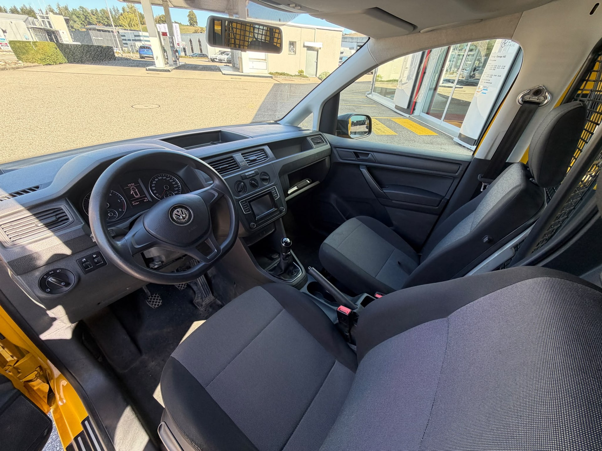 VW Caddy 2.0TDI 4Motion BlueMotion Technology 4x4 Handschaltung-image-11