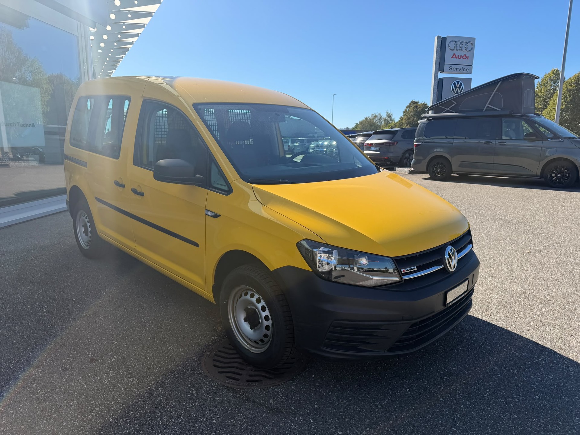 VW Caddy 2.0TDI 4Motion BlueMotion Technology 4x4 Handschaltung-image-6