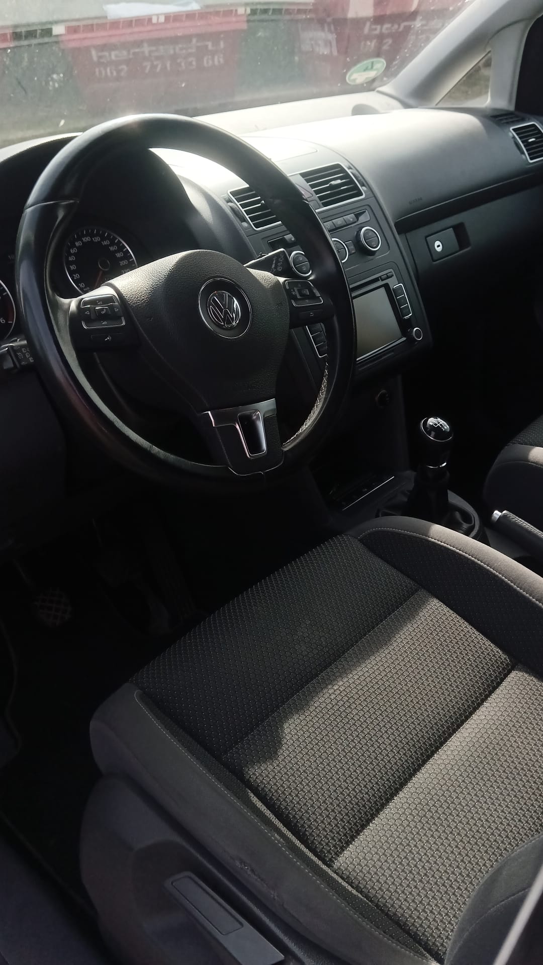 VW Touran 2.0 TDI BlueMotion Technology Highline-image-6
