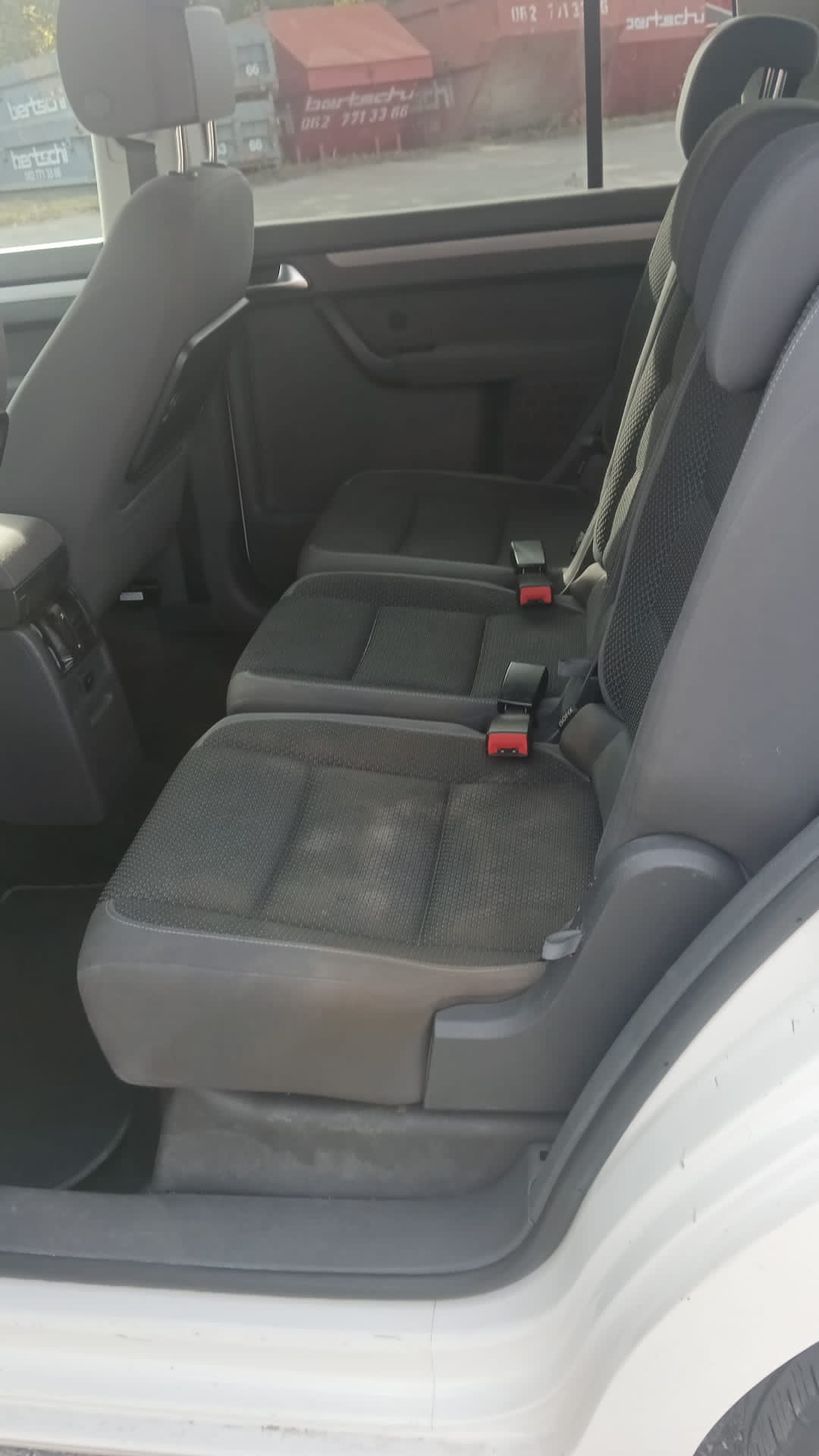 VW Touran 2.0 TDI BlueMotion Technology Highline-image-5