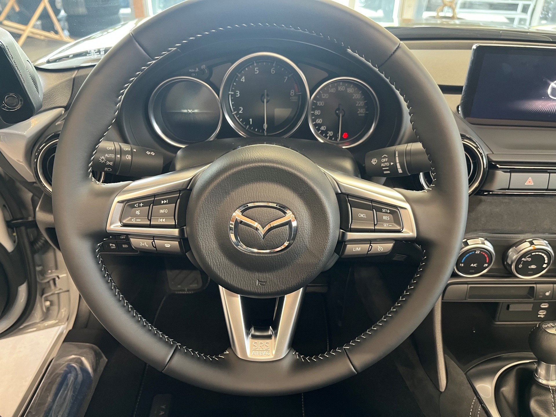 MAZDA 1.5L SKYACTIV-G 136 6MT RWD Yakudo-image-11