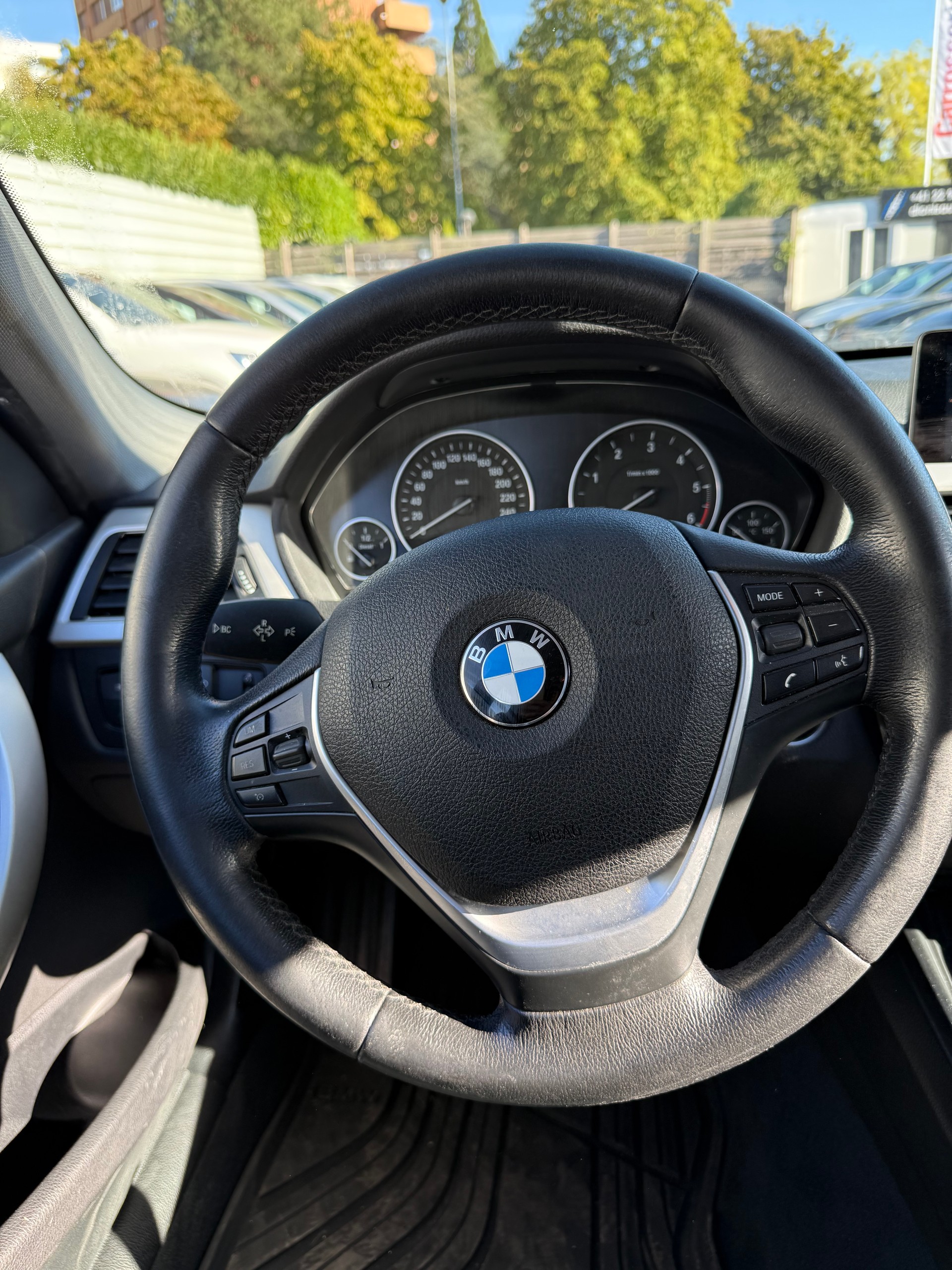 BMW 320d xDrive Touring Sport Line Steptronic-image-8