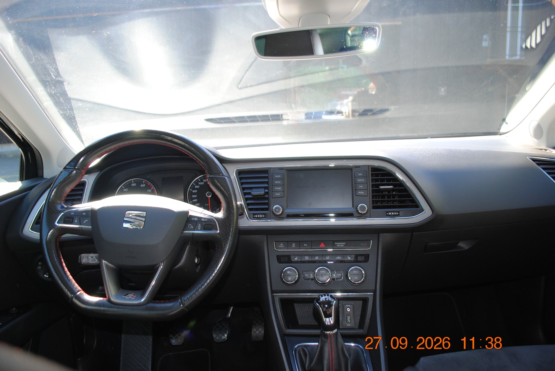 SEAT Leon 1.4 TSI Swiss FR-image-10