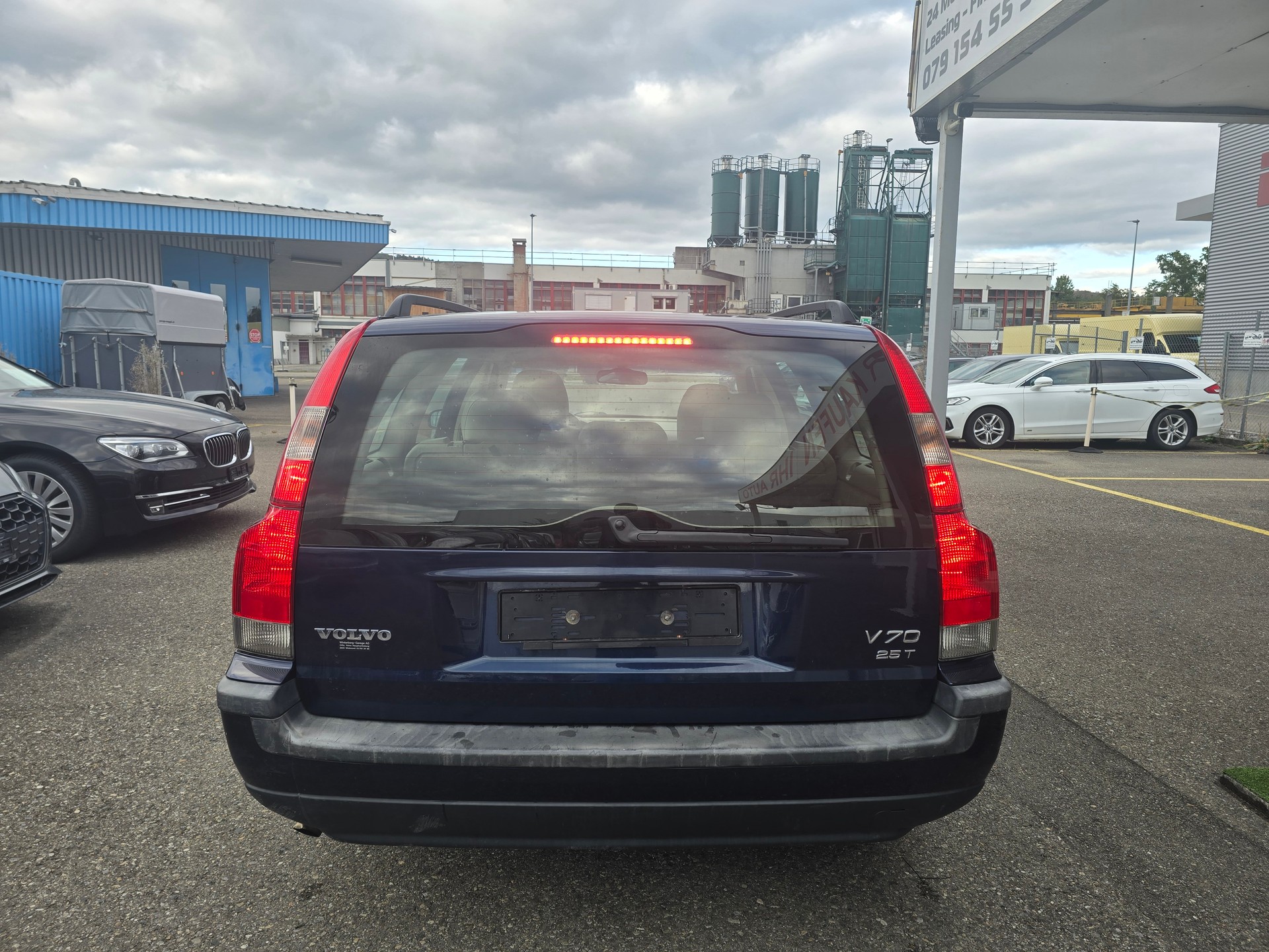 VOLVO V70 2.5T-image-8