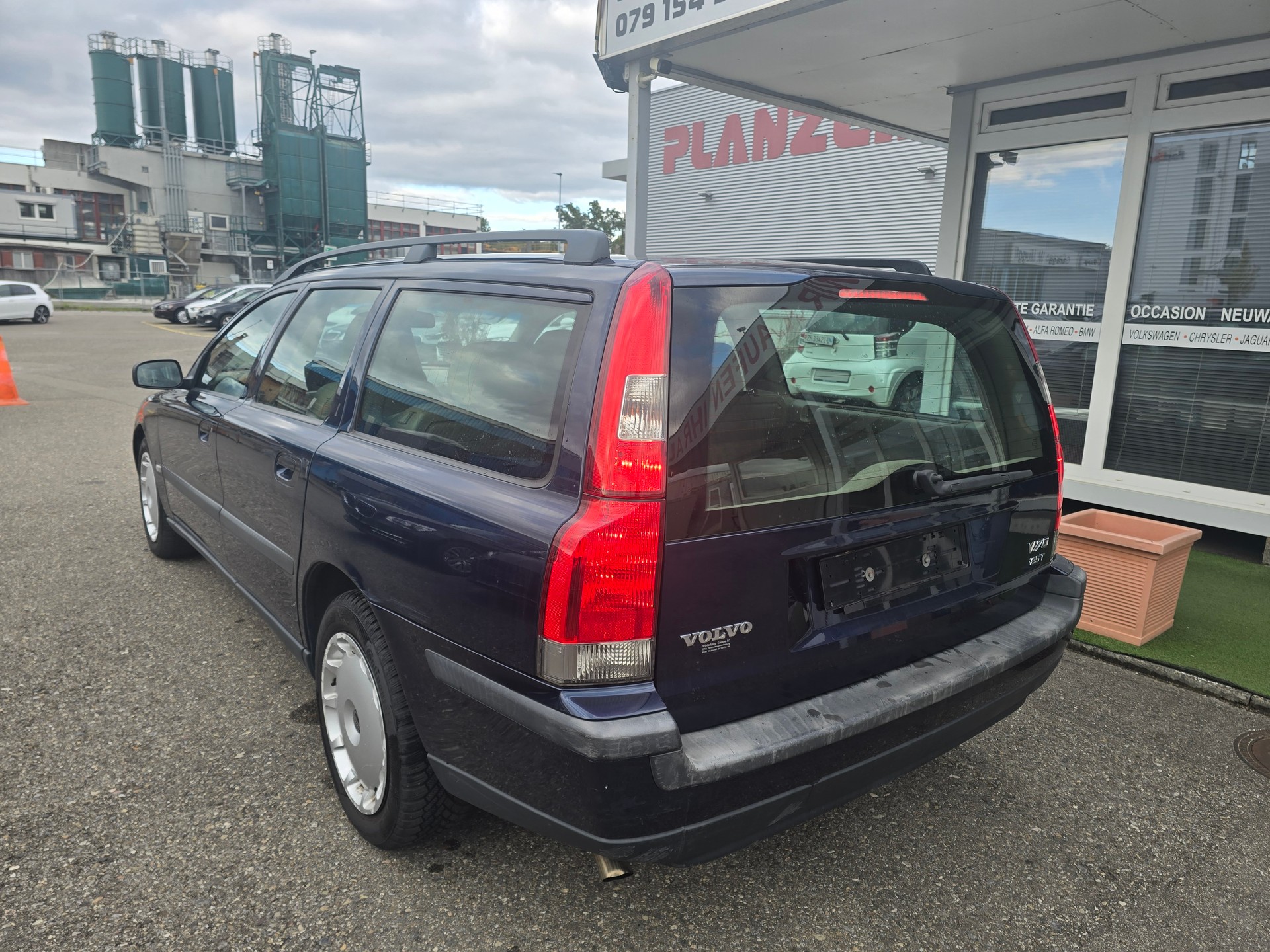 VOLVO V70 2.5T-image-9