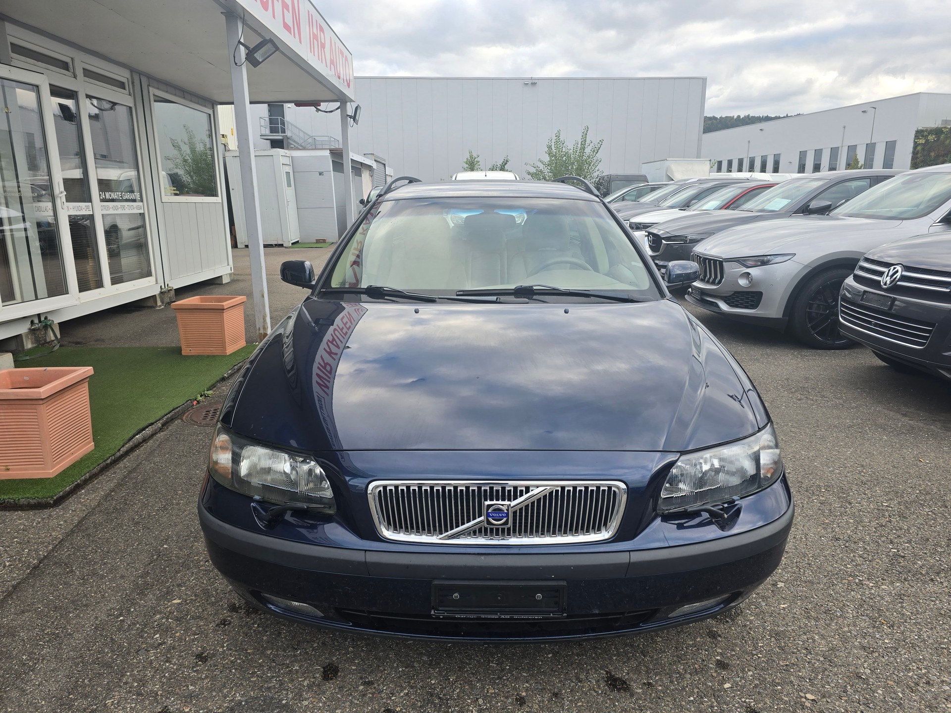 VOLVO V70 2.5T-image-2