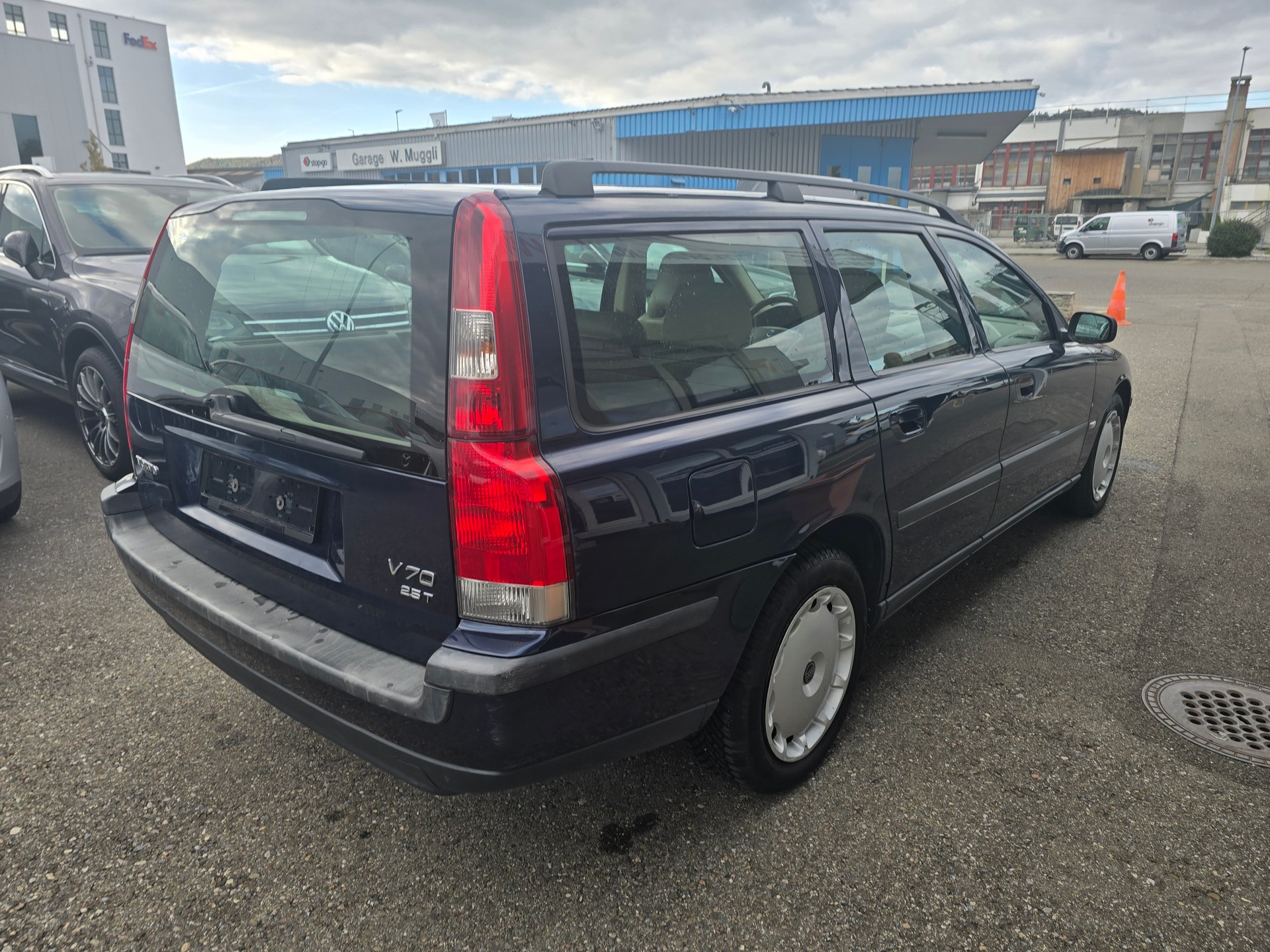 VOLVO V70 2.5T-image-3