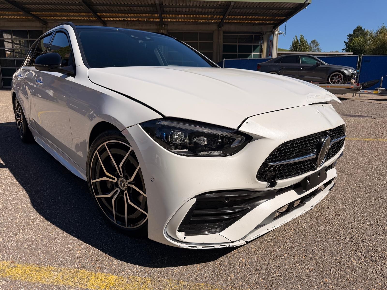 MERCEDES-BENZ C 220 d T 4Matic AMG Line-image-1