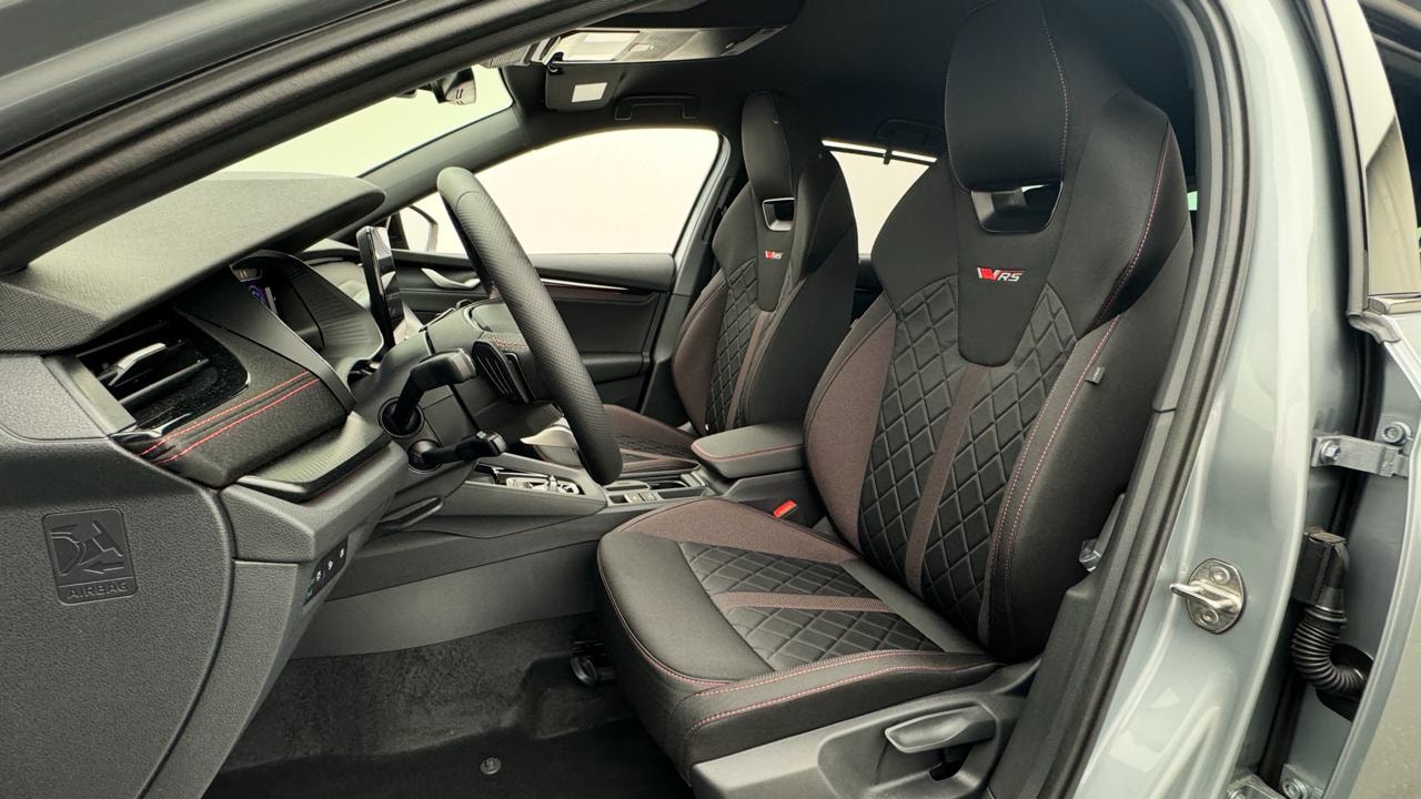 SKODA Octavia Combi 2.0 TSI DSG RS-image-4