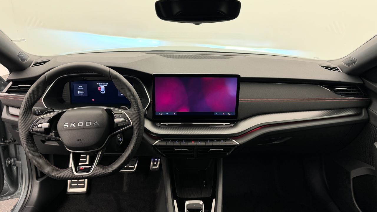 SKODA Octavia Combi 2.0 TSI DSG RS-image-5