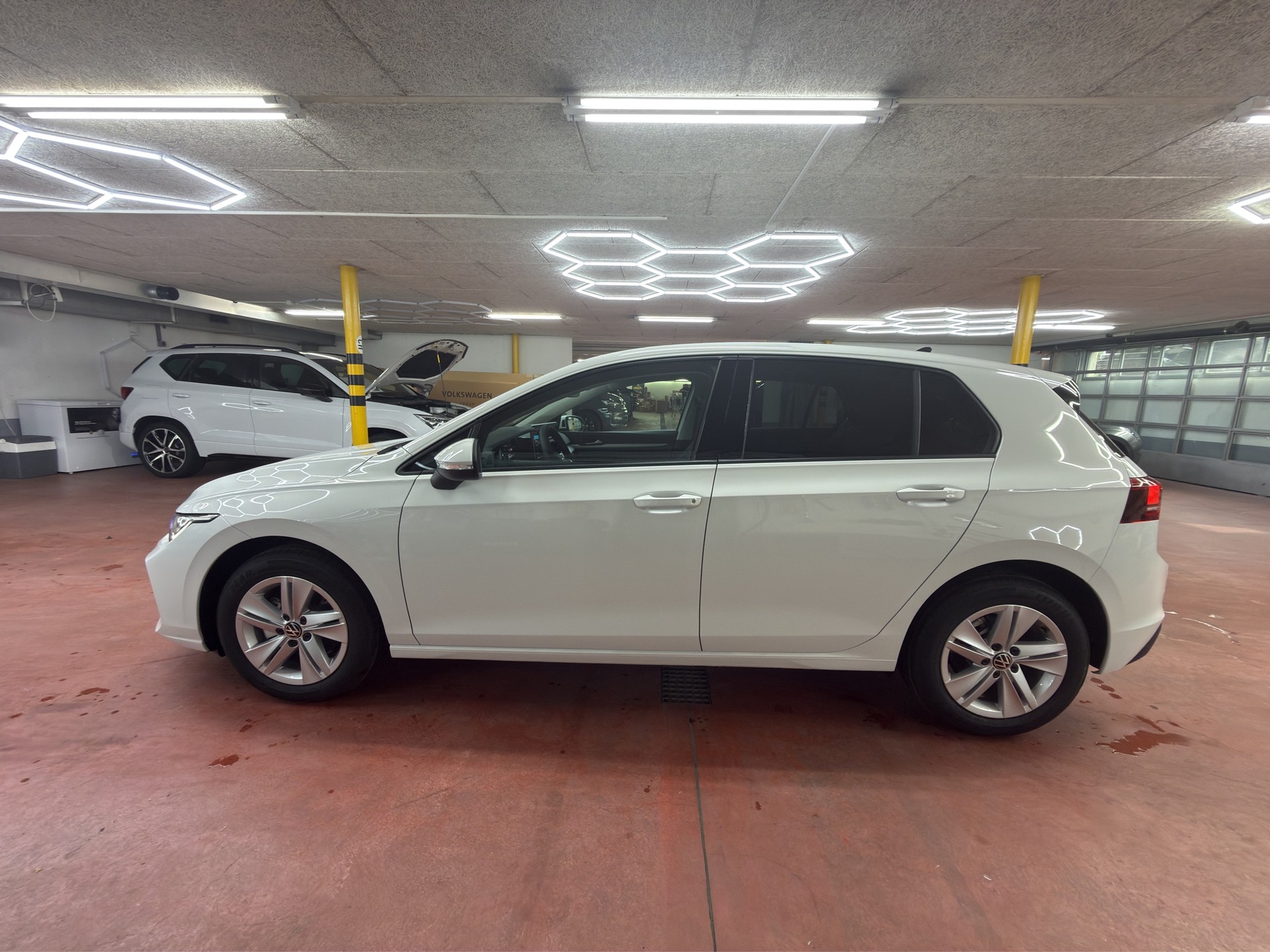 VW Golf 1.5 e TSI mHEV Value DSG-showroom-element-1