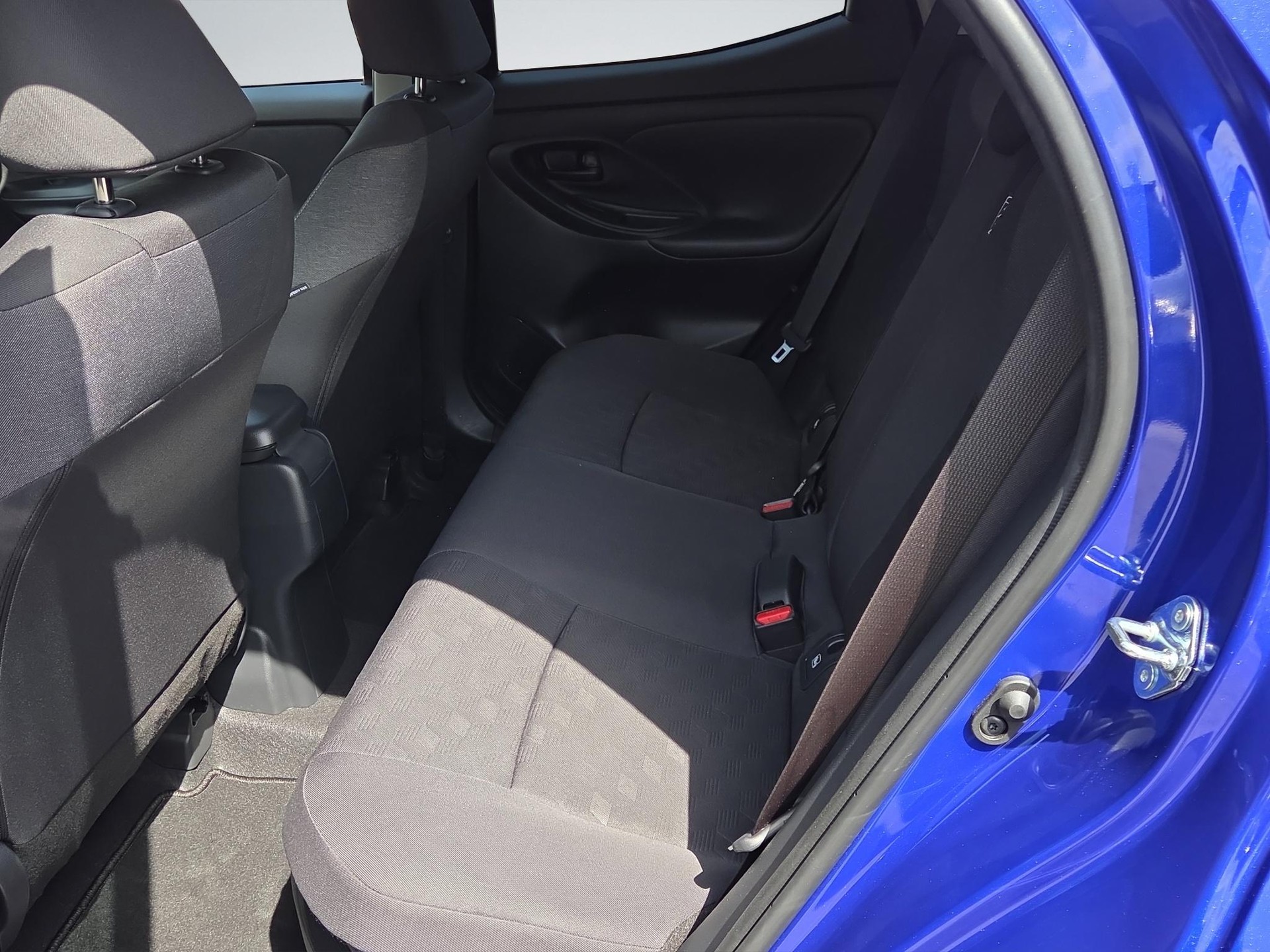 TOYOTA Yaris 1.5 VVT-i HSD Trend-image-14