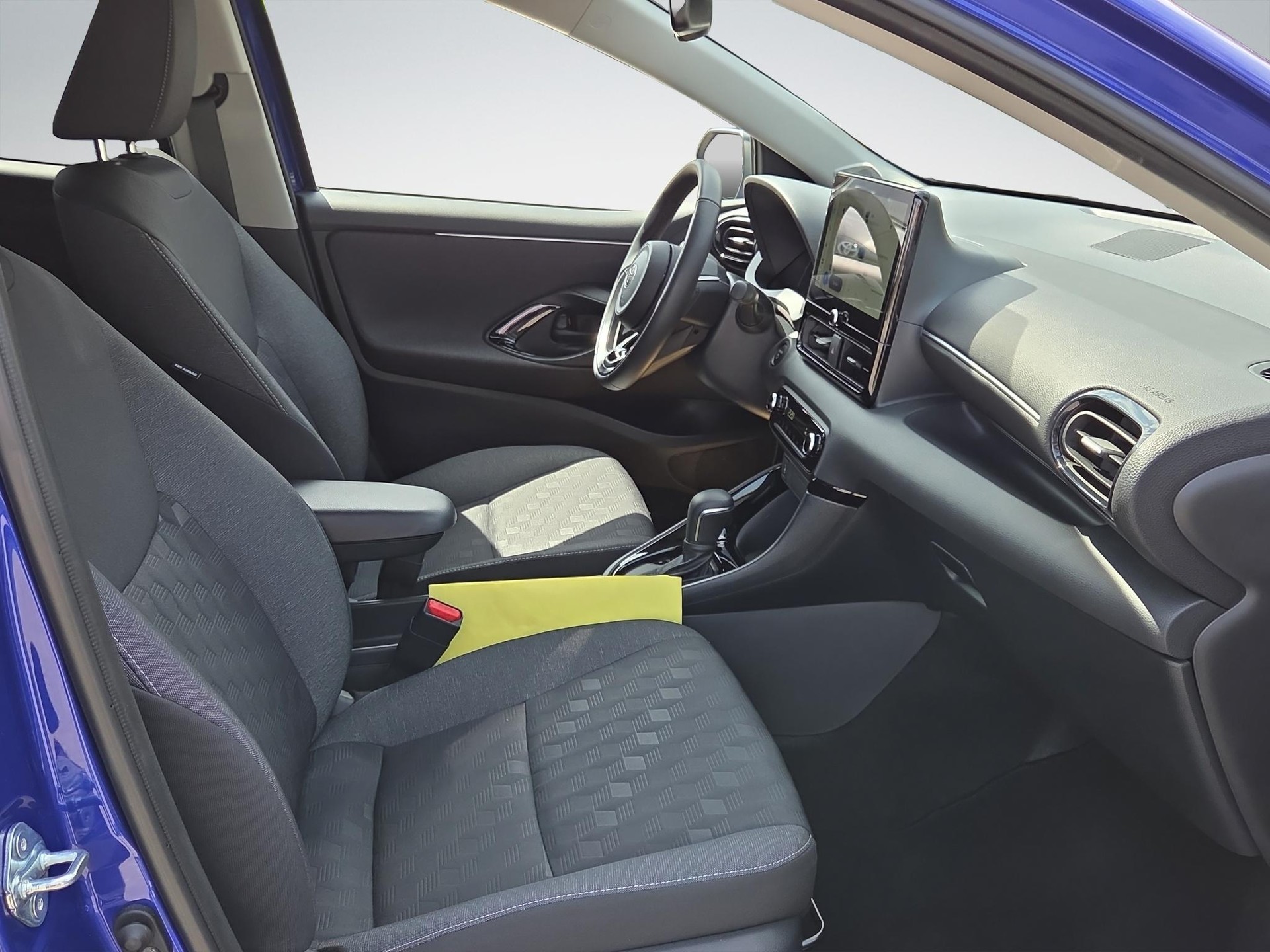 TOYOTA Yaris 1.5 VVT-i HSD Trend-image-15