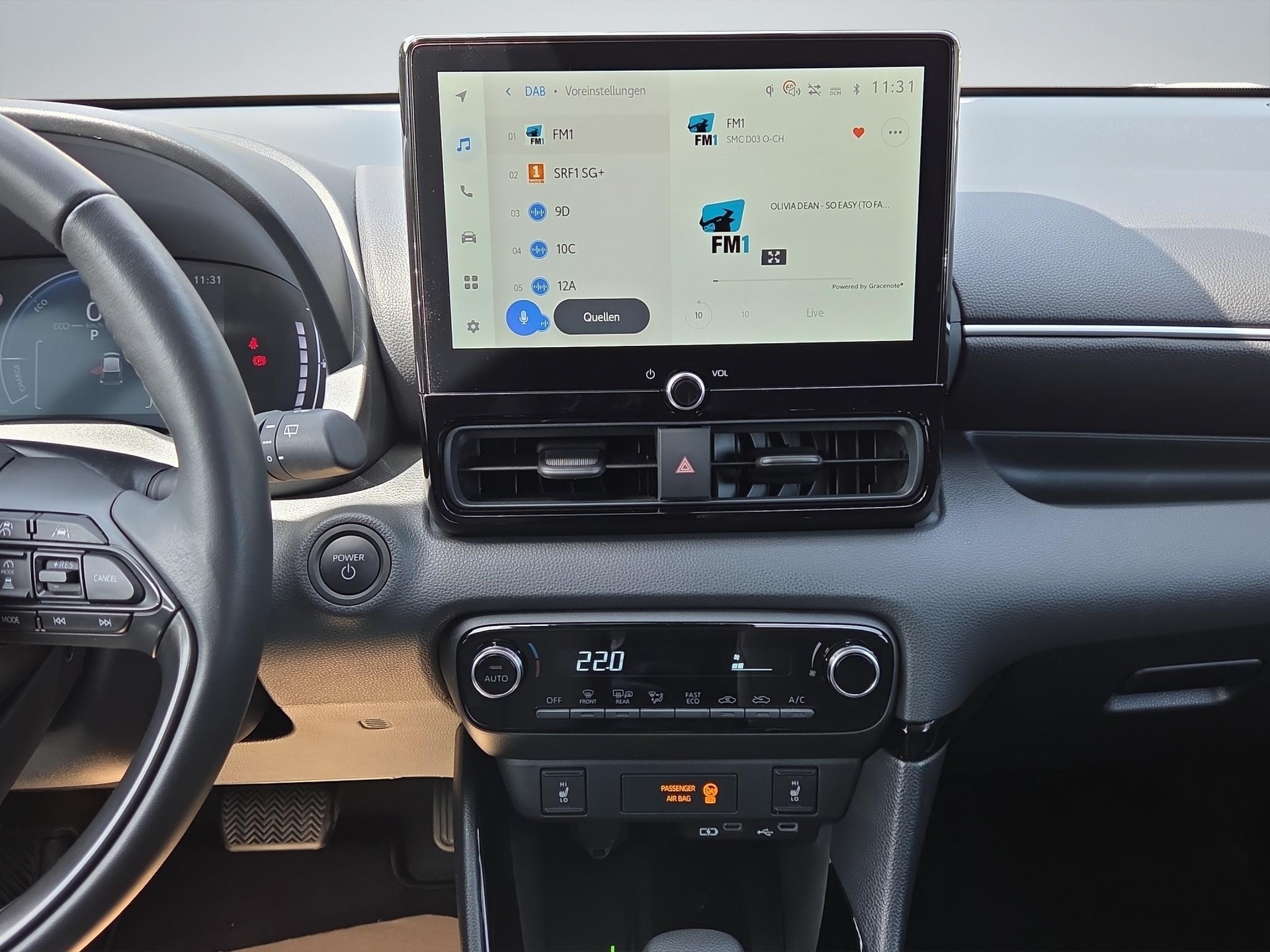 TOYOTA Yaris 1.5 VVT-i HSD Trend-image-12