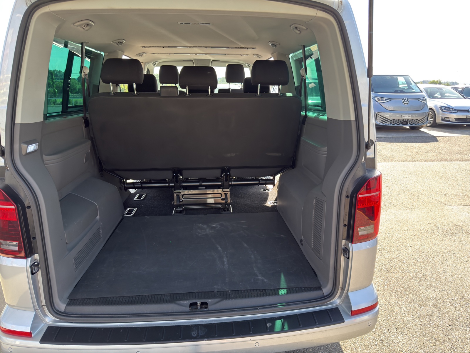 VW T6.1 Caravelle 3400 2.0 TDI 204 Comfortline DSG 4m-image-17