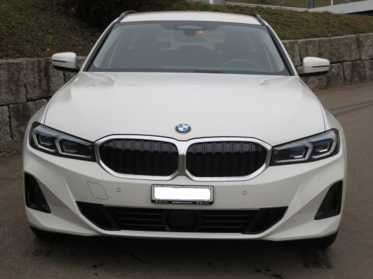 BMW 320d xDrive 48V Touring-image-4