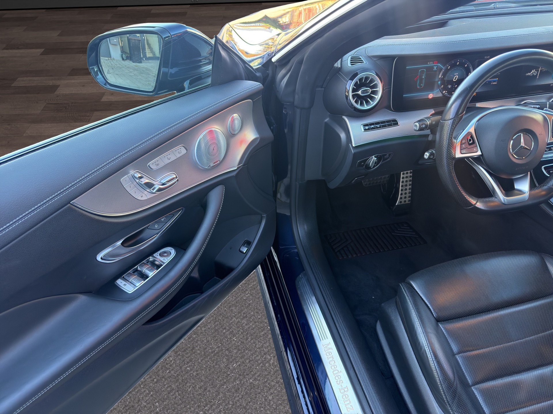 MERCEDES-BENZ E 350 d Cabriolet AMG Line 4 Matic 9G-Tronic-image-21