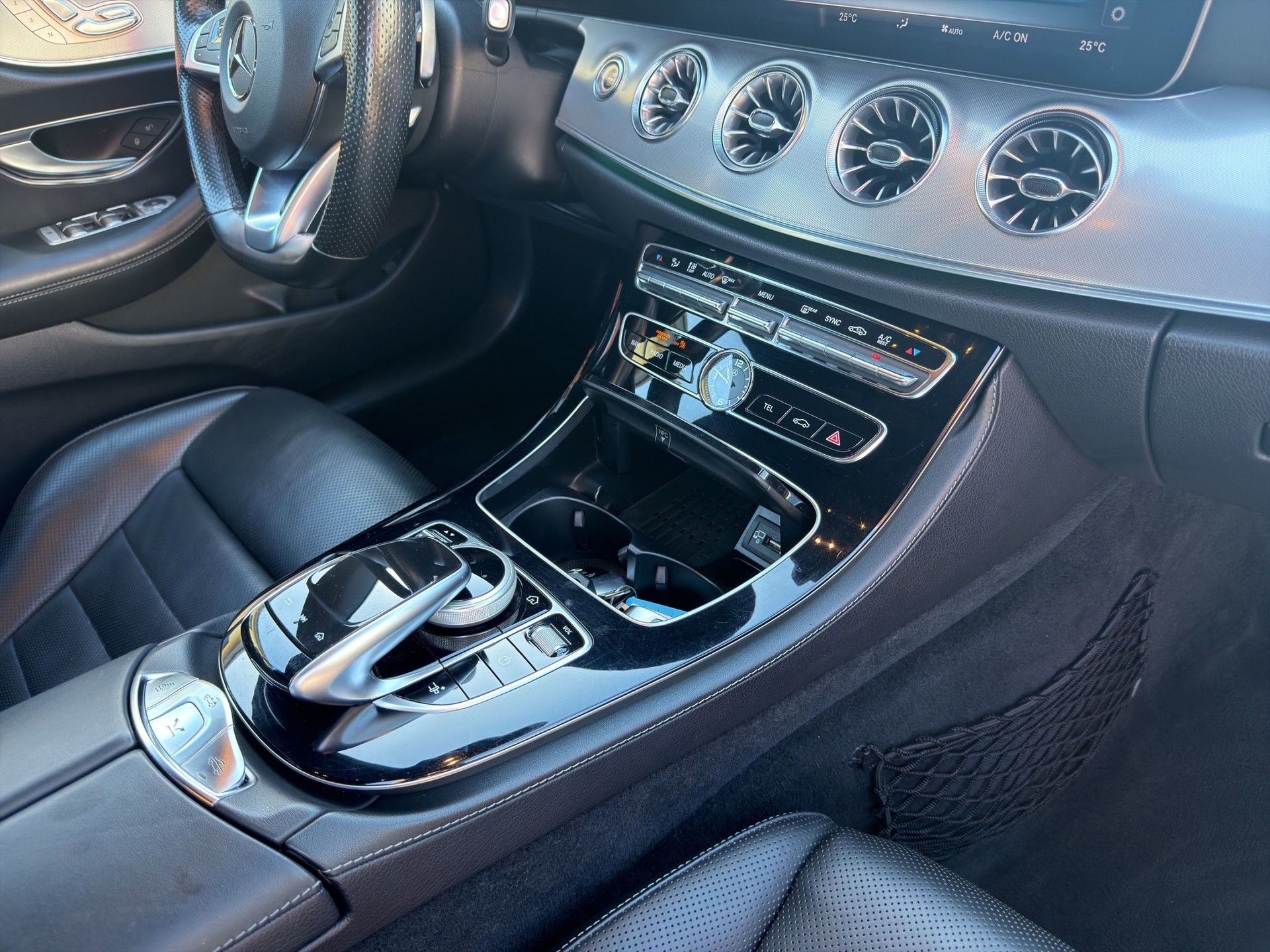 MERCEDES-BENZ E 350 d Cabriolet AMG Line 4 Matic 9G-Tronic-image-19