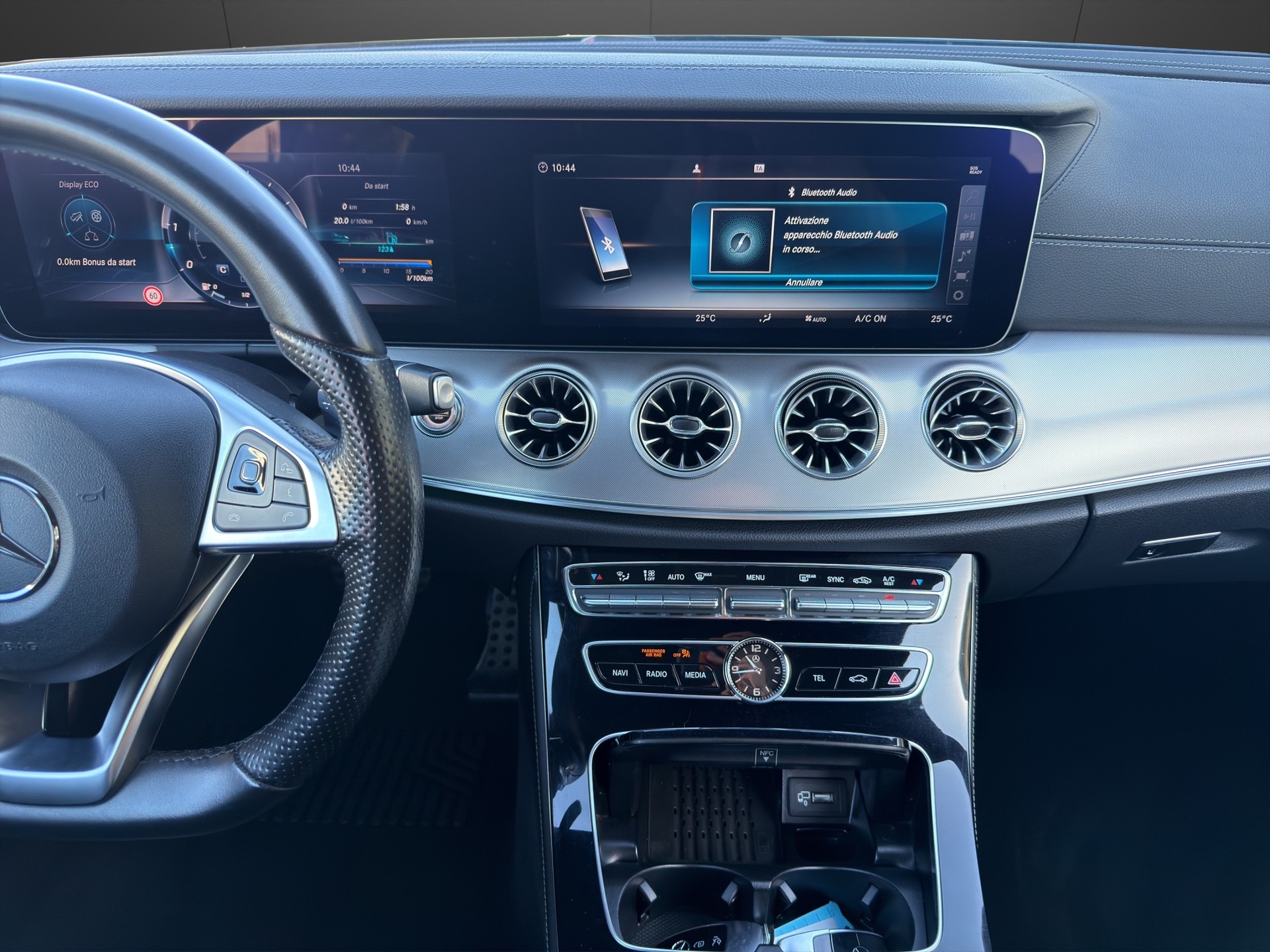 MERCEDES-BENZ E 350 d Cabriolet AMG Line 4 Matic 9G-Tronic-image-14