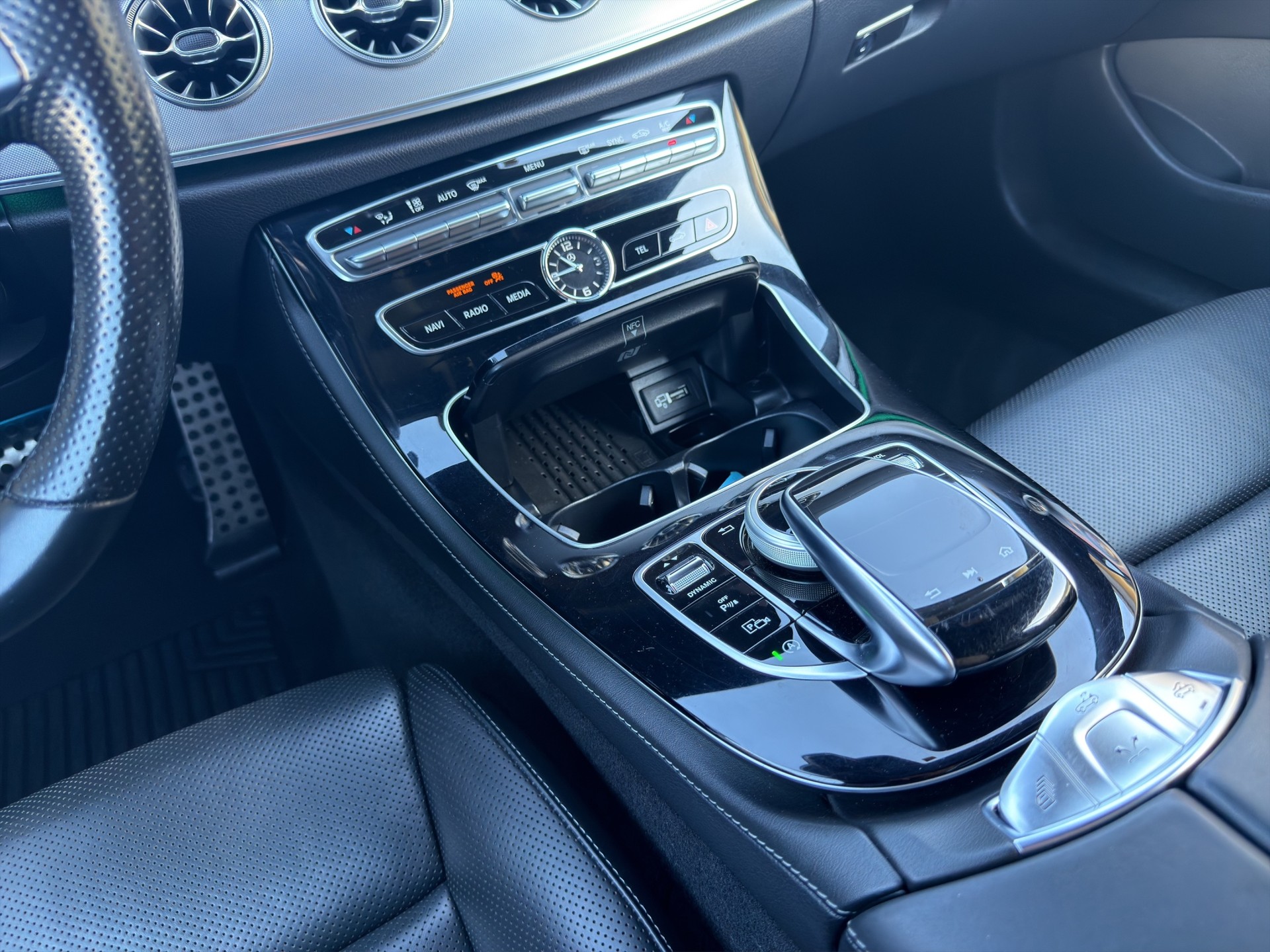 MERCEDES-BENZ E 350 d Cabriolet AMG Line 4 Matic 9G-Tronic-image-18