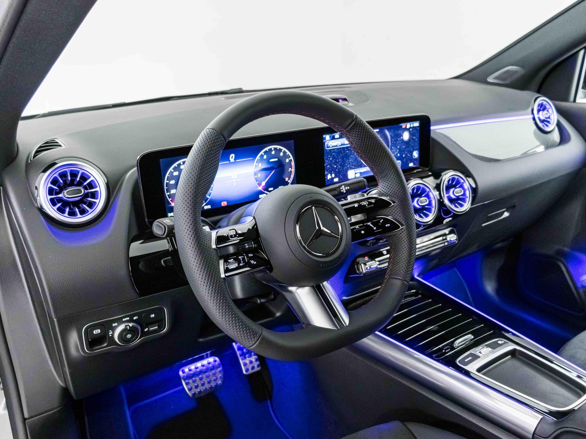 MERCEDES-BENZ GLA 200 Night Star-image-8
