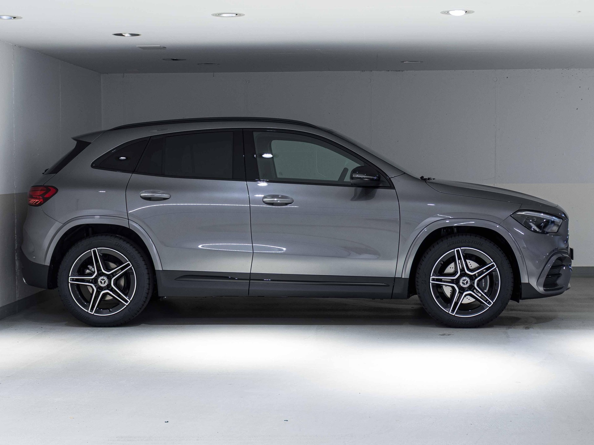 MERCEDES-BENZ GLA 200 Night Star-image-1