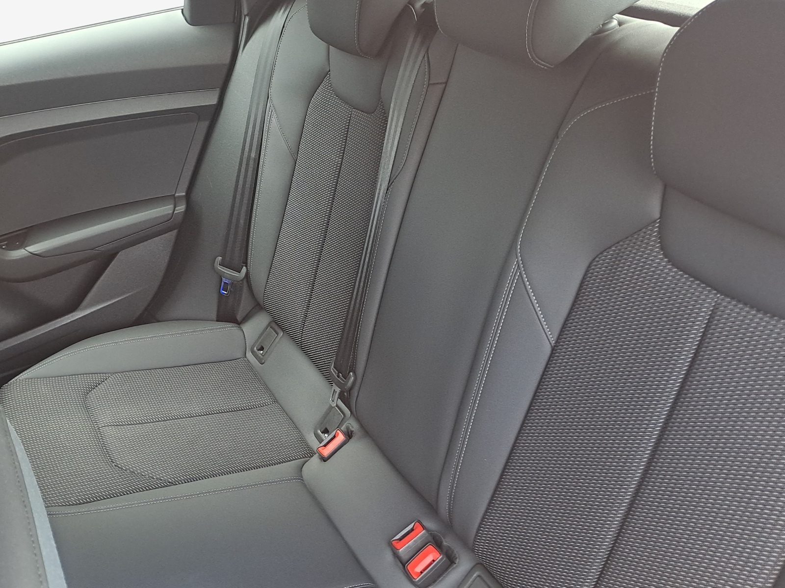 AUDI A1 allstreet 30 TFSI Attraction S-tronic-image-11