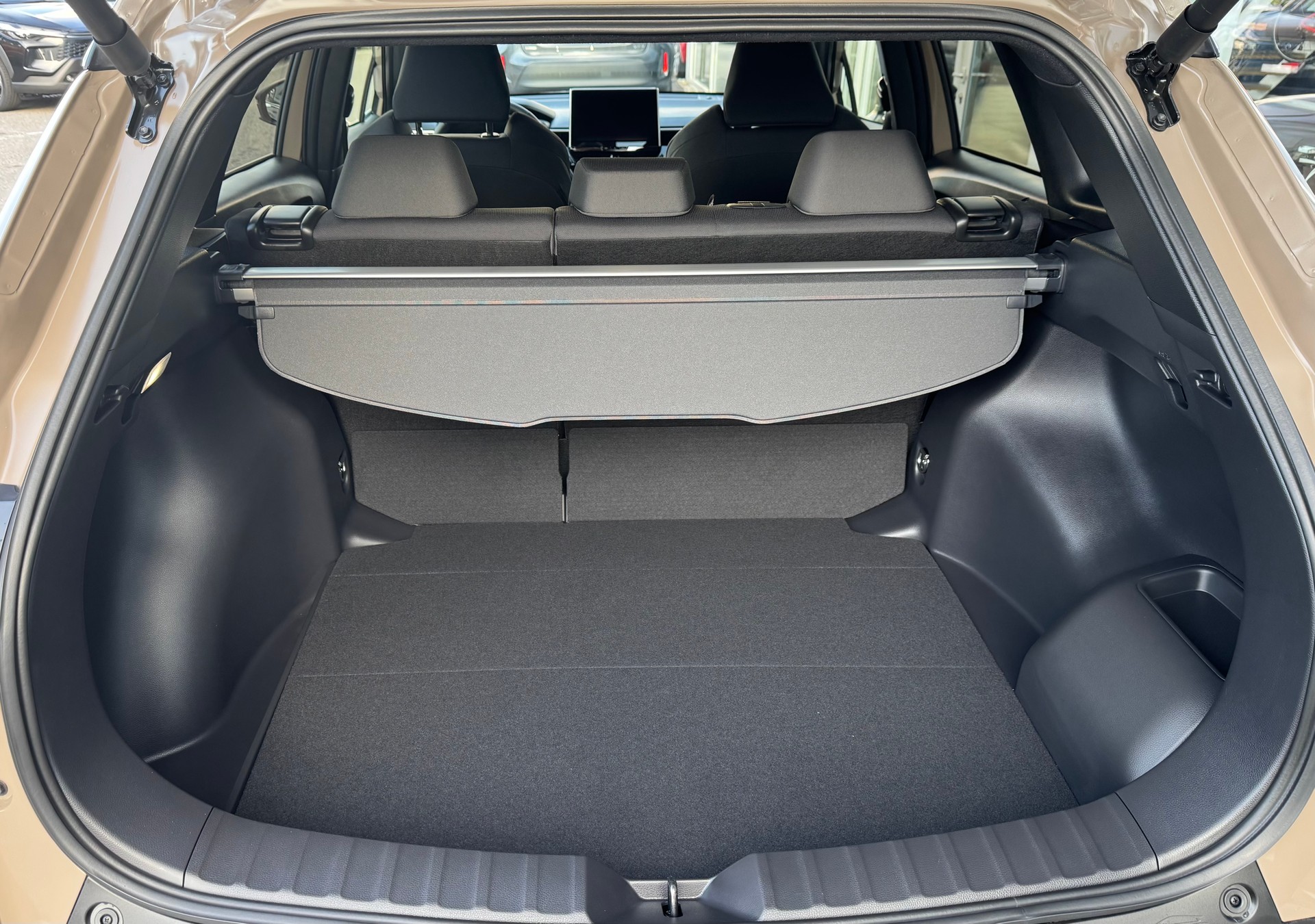 TOYOTA Corolla Cross 2.0 Trend e-CVT-image-8