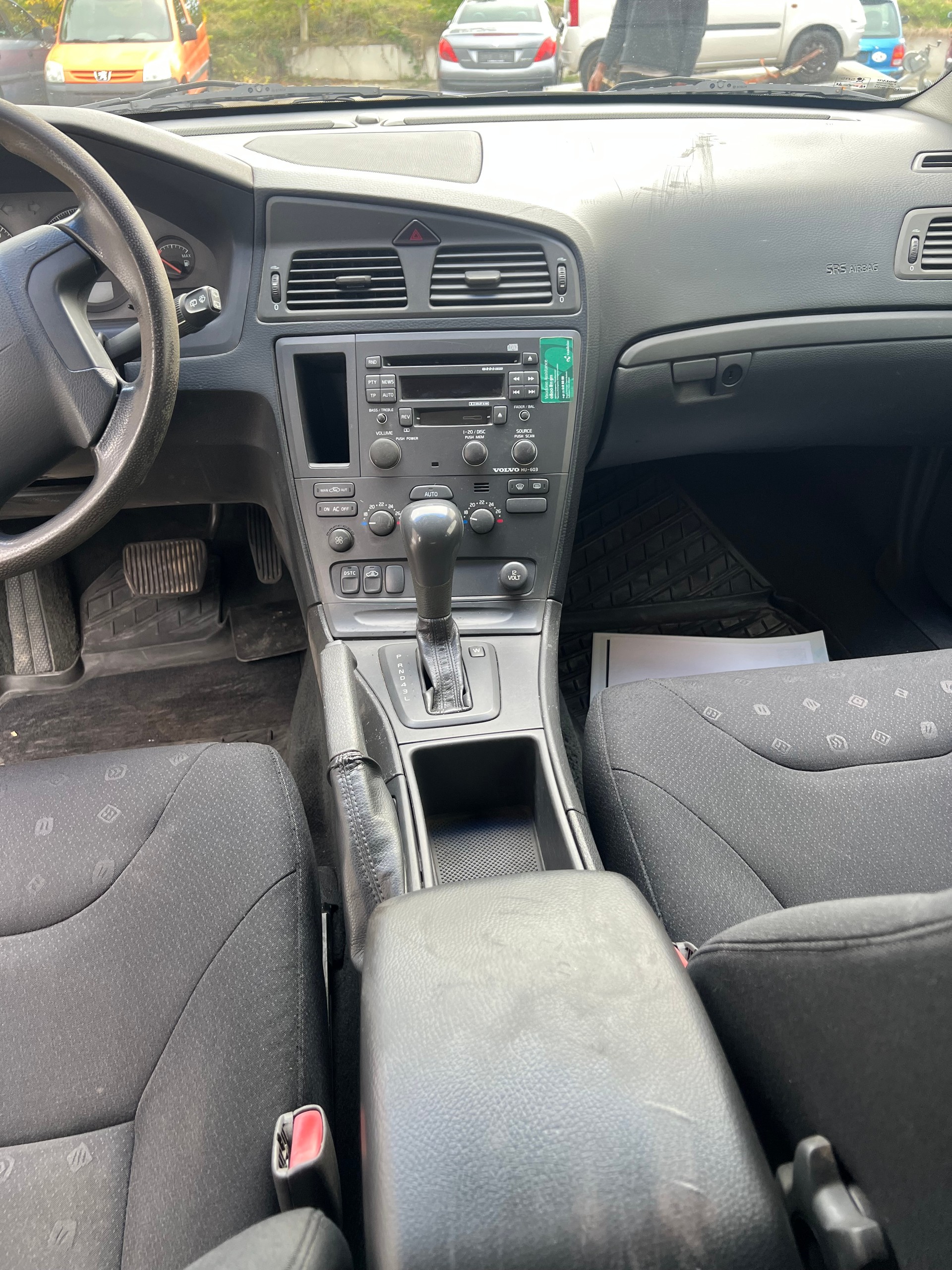 VOLVO V70 2.4-image-8
