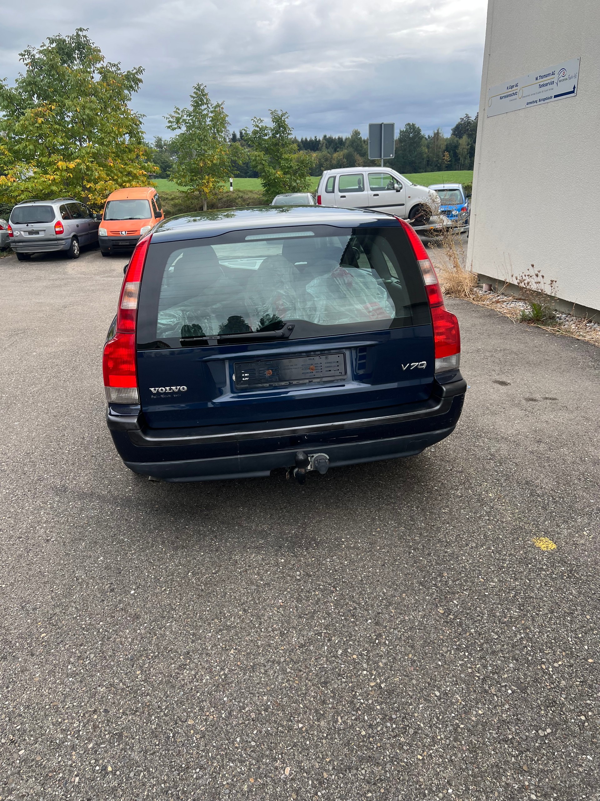 VOLVO V70 2.4-image-3