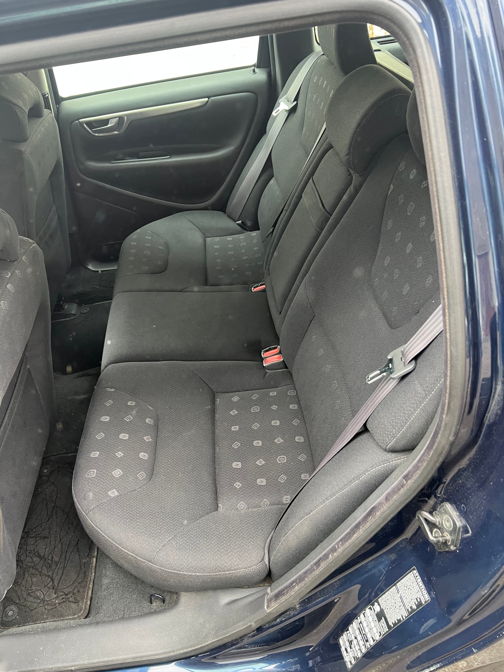 VOLVO V70 2.4-image-7