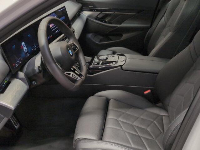 BMW 5er Reihe G61 Touring 520d xDrive-image-7