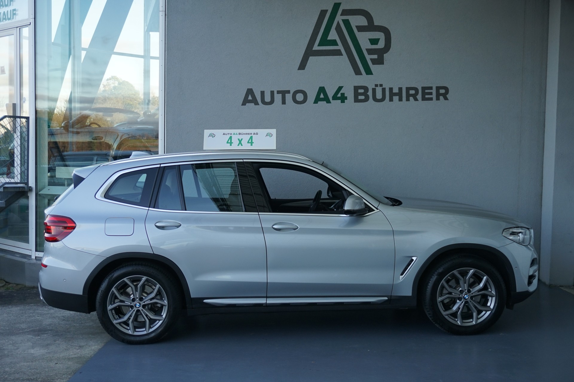 BMW X3 xDrive 48V 20d xLine-image-4