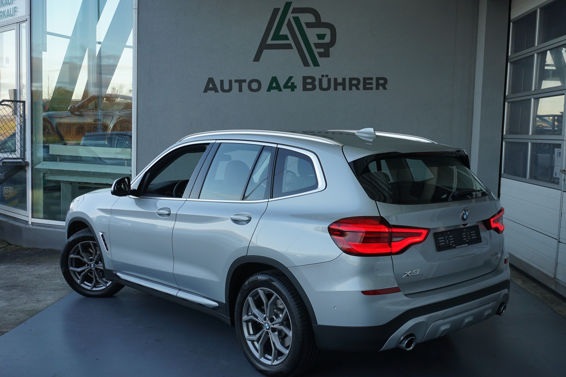 BMW X3 xDrive 48V 20d xLine-image-5