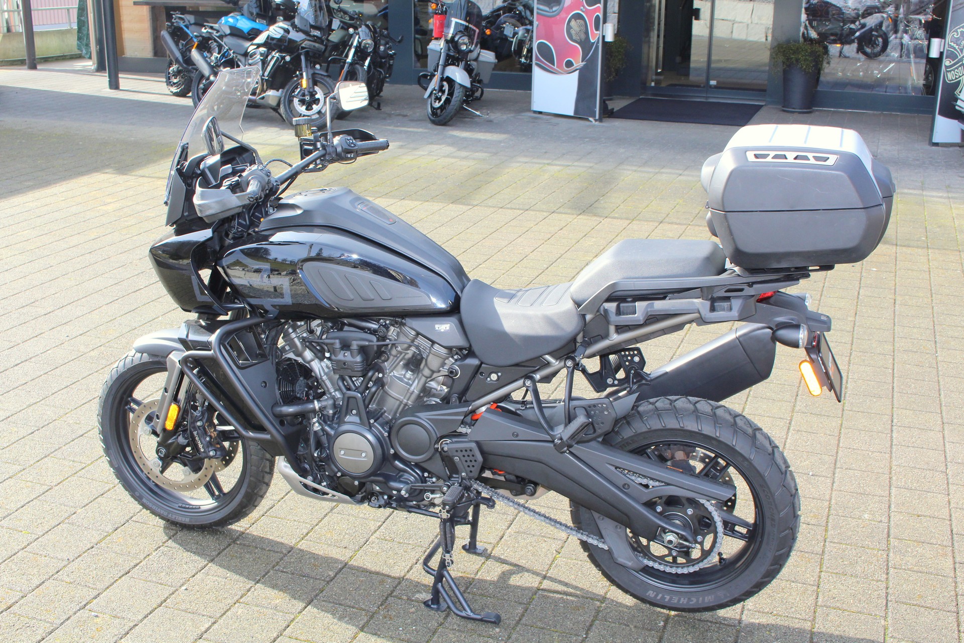 HARLEY-DAVIDSON RA Pan America 1250 Special-showroom-element-3