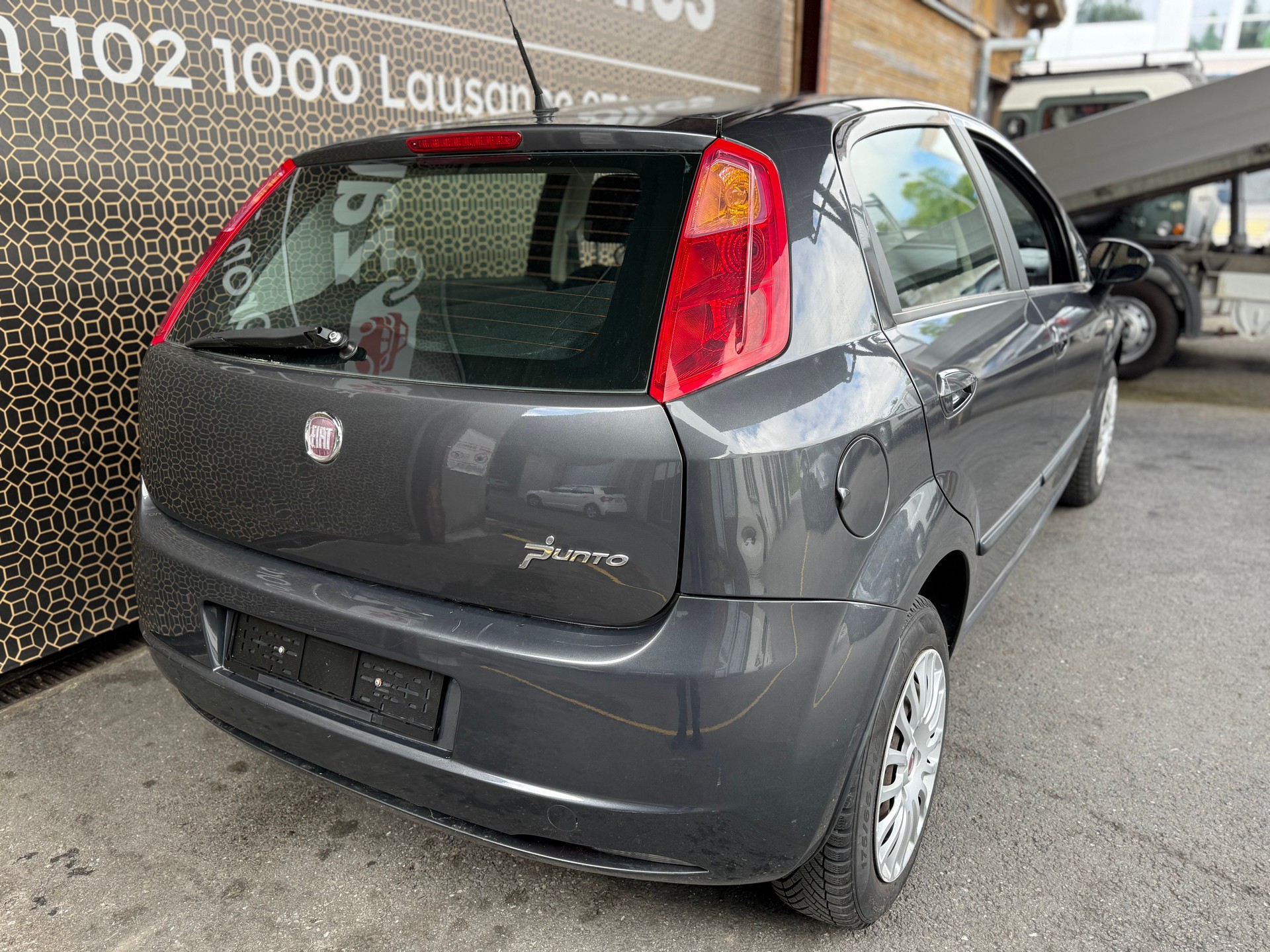 FIAT Punto 1.4 Dynamic-showroom-element-2