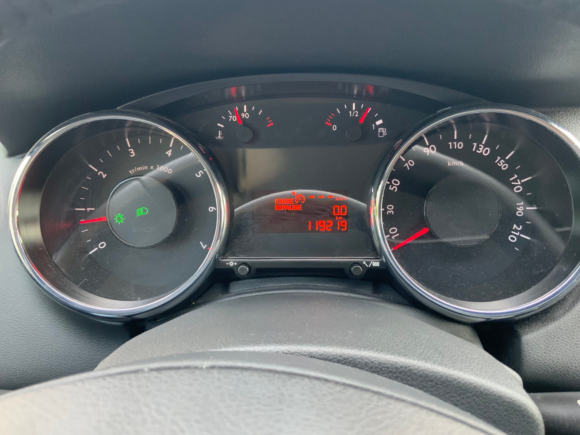PEUGEOT 5008 1.6 16V VTI Sport-image-8