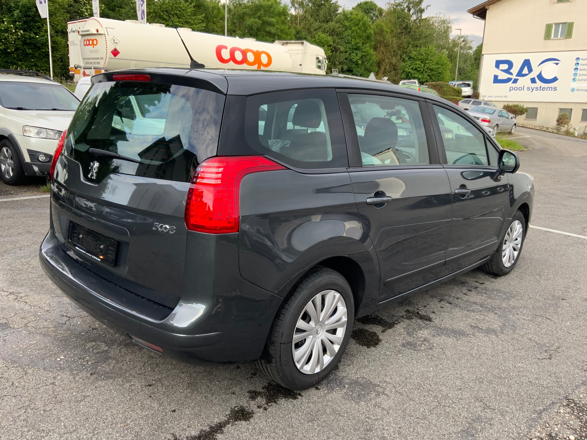 PEUGEOT 5008 1.6 16V VTI Sport-image-3