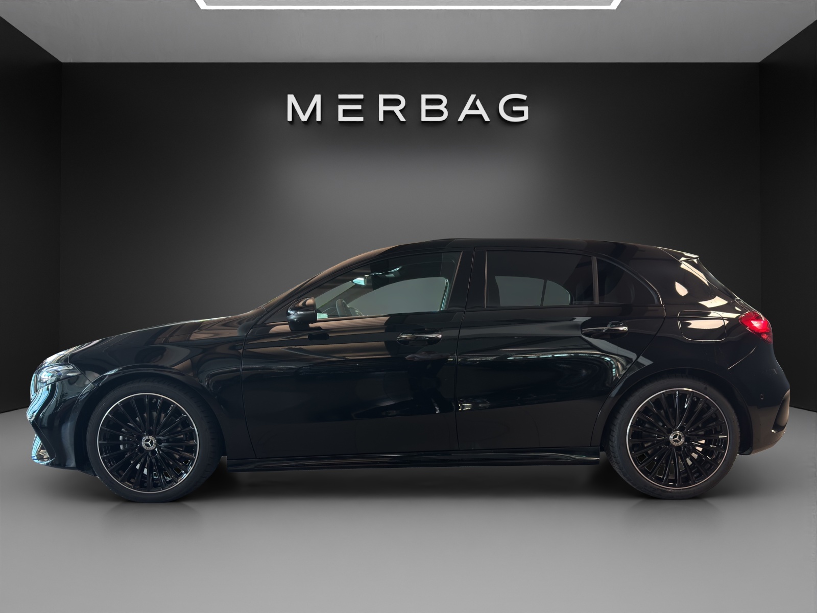 MERCEDES-BENZ A 200 Night Star 7G-DCT-image-1